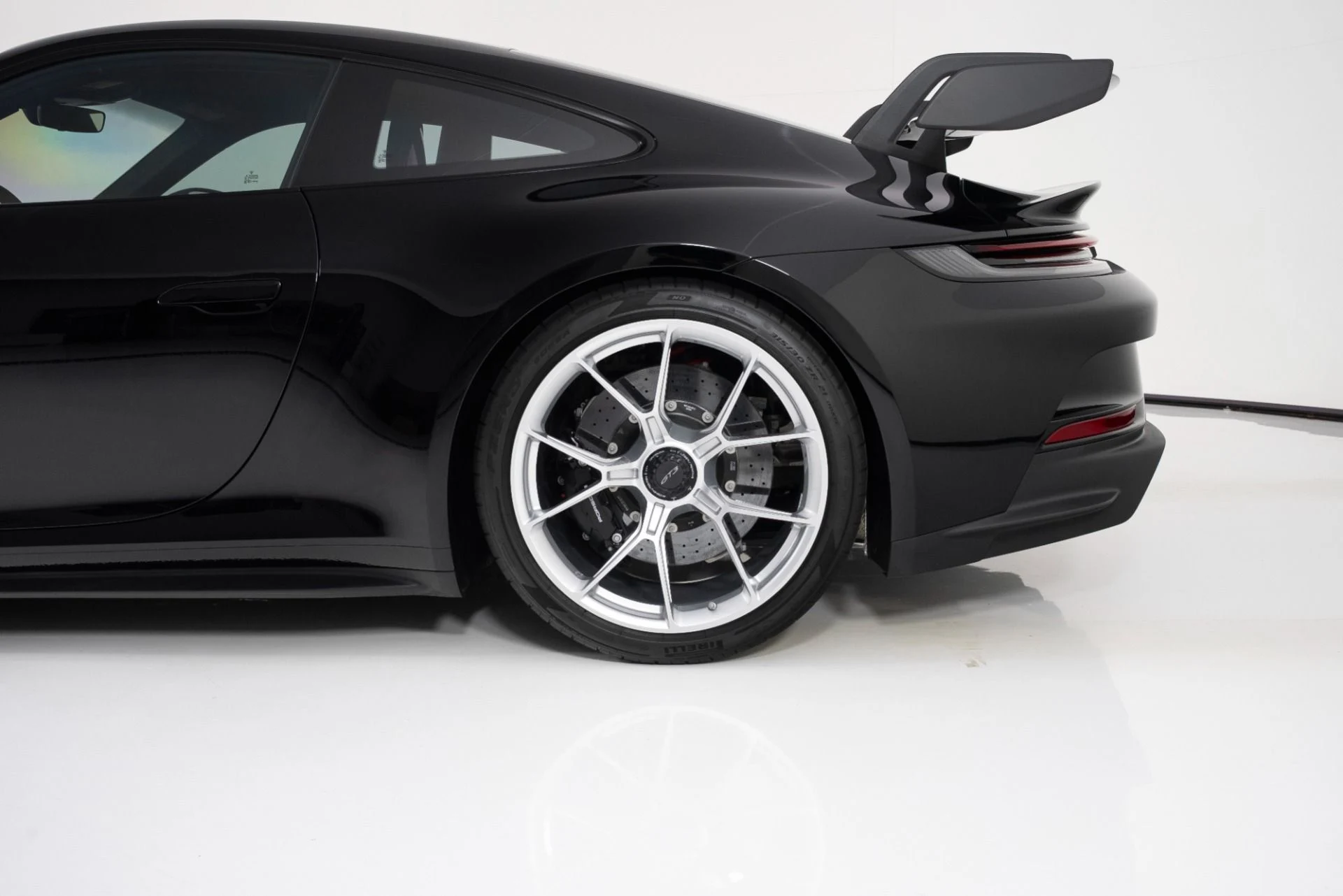mph010_2042949343_Used_2022_Porsche_911_GT_3_1757453040_d7df68f01e