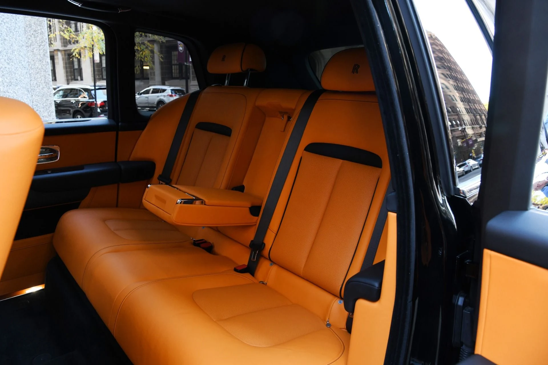 mph010_2045790206_11591_p12_l_61bd5cb6f6