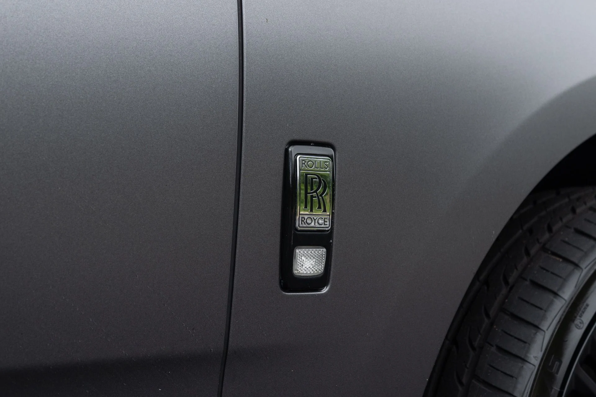 mph010_20462989_Used_2020_Rolls_Royce_Cullinan_1775753700_db91cca252