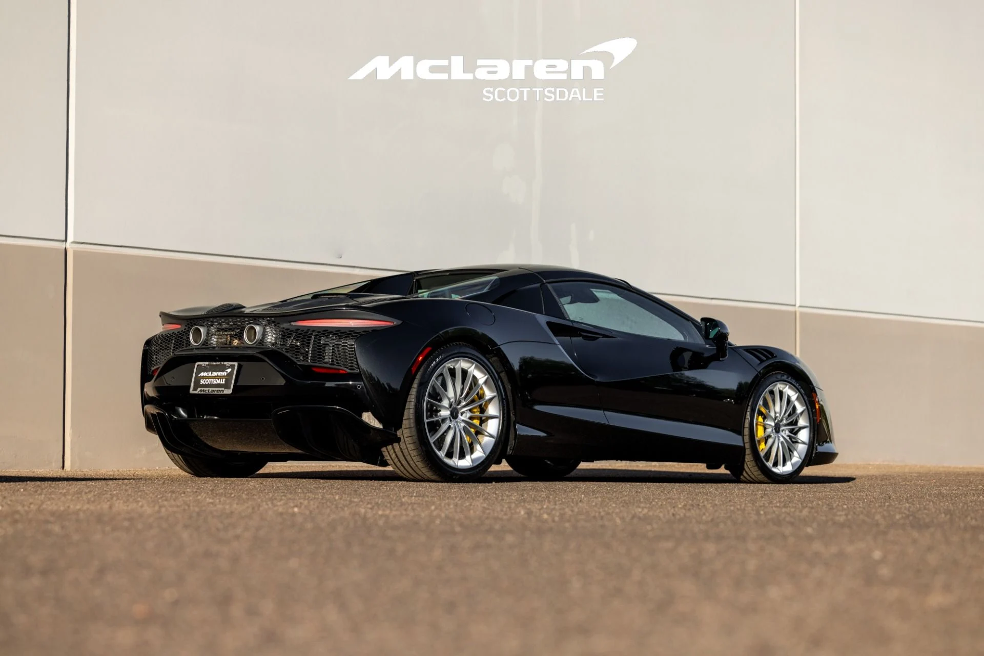 mph010_2046877109_Used_2025_MCLAREN_ARTURA_Performance_1729876898_b9661fde85