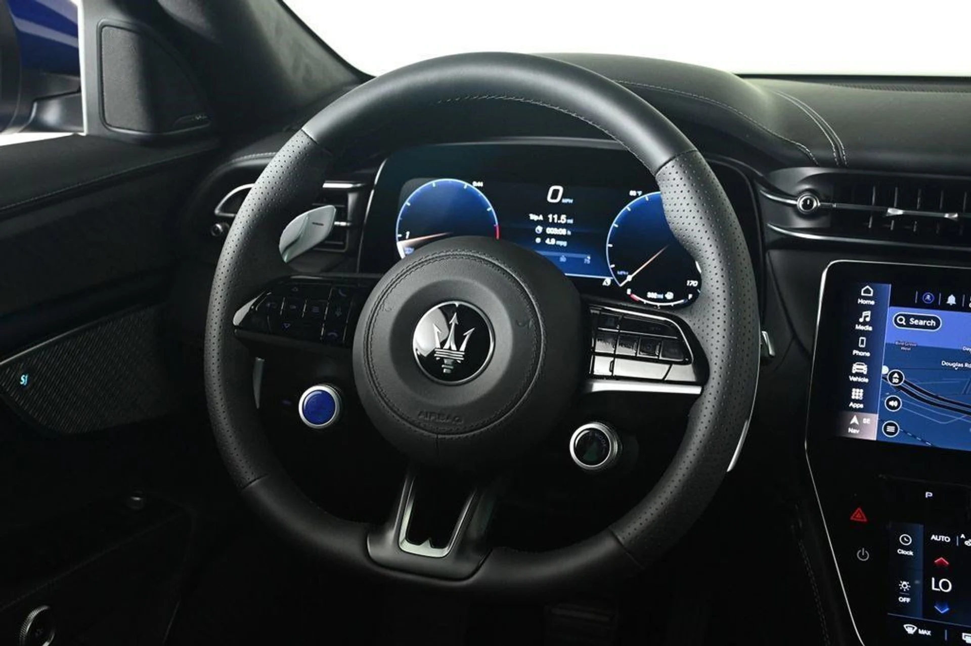 mph010_2055803256_new_2025_maserati_grecale_awd_11350_22975687_10_1024_250cc2b7a3