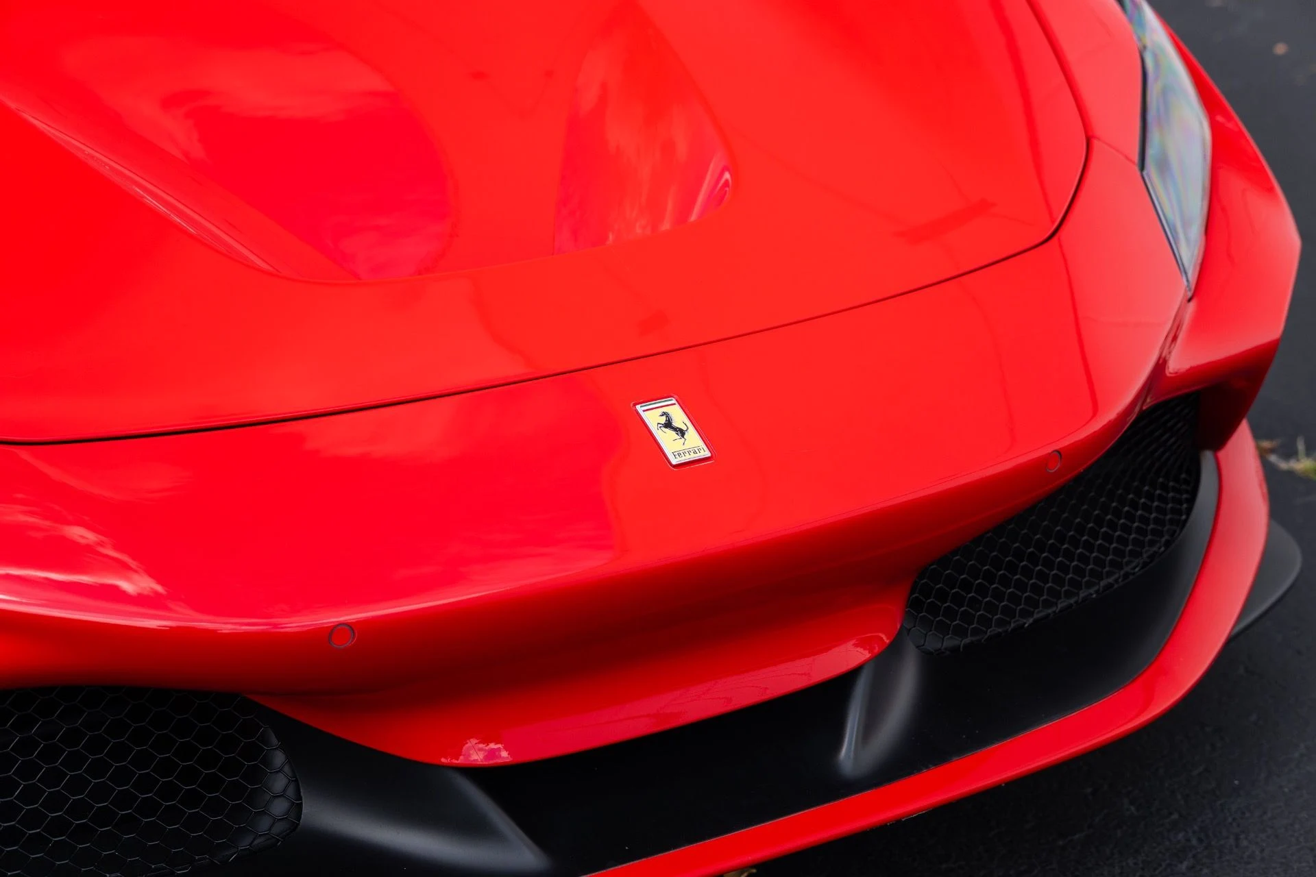 mph010_2067800034_Used_2022_Ferrari_F8_Tributo_1777610144_a485e117c4