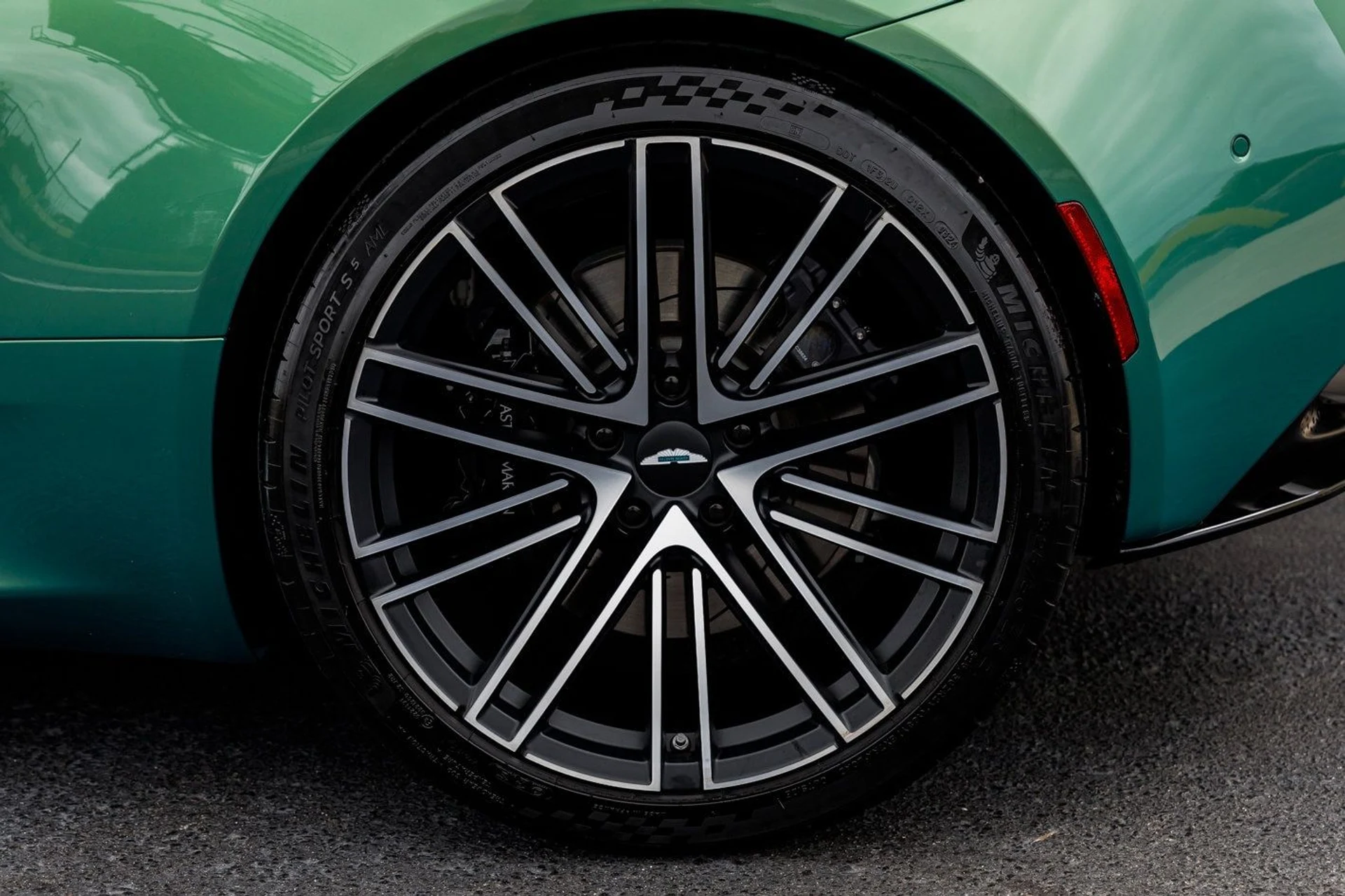 mph010_2080452779_55b2c05bca58419846eac582edbe85f2x_a6d48c44eb