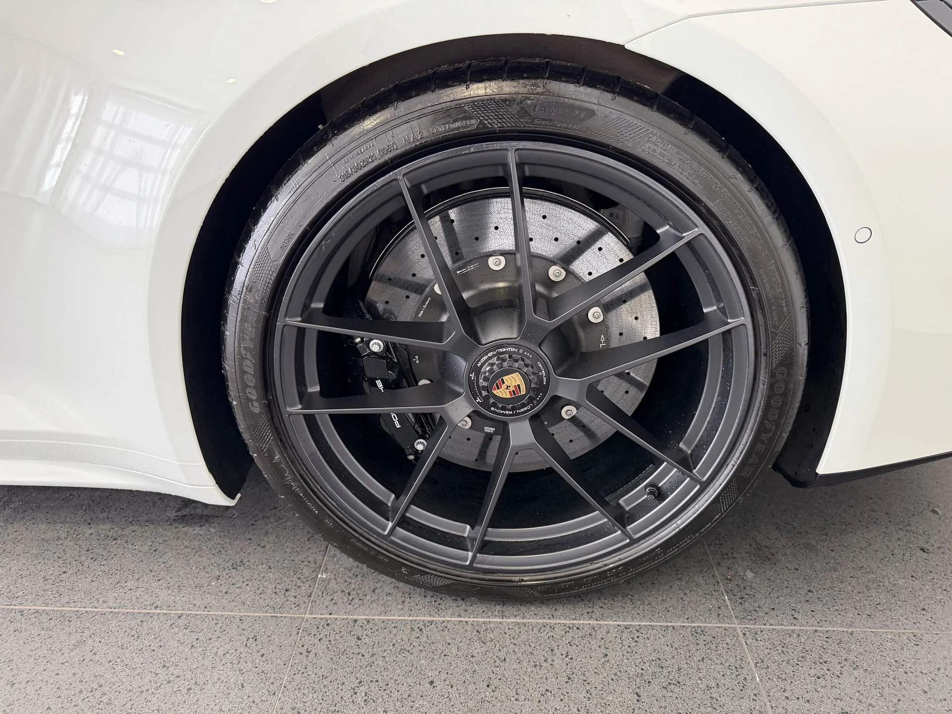 mph010_2087897094_cf7c026b2f0e32275f29cbdd1a8b61d8x_320af50b8f