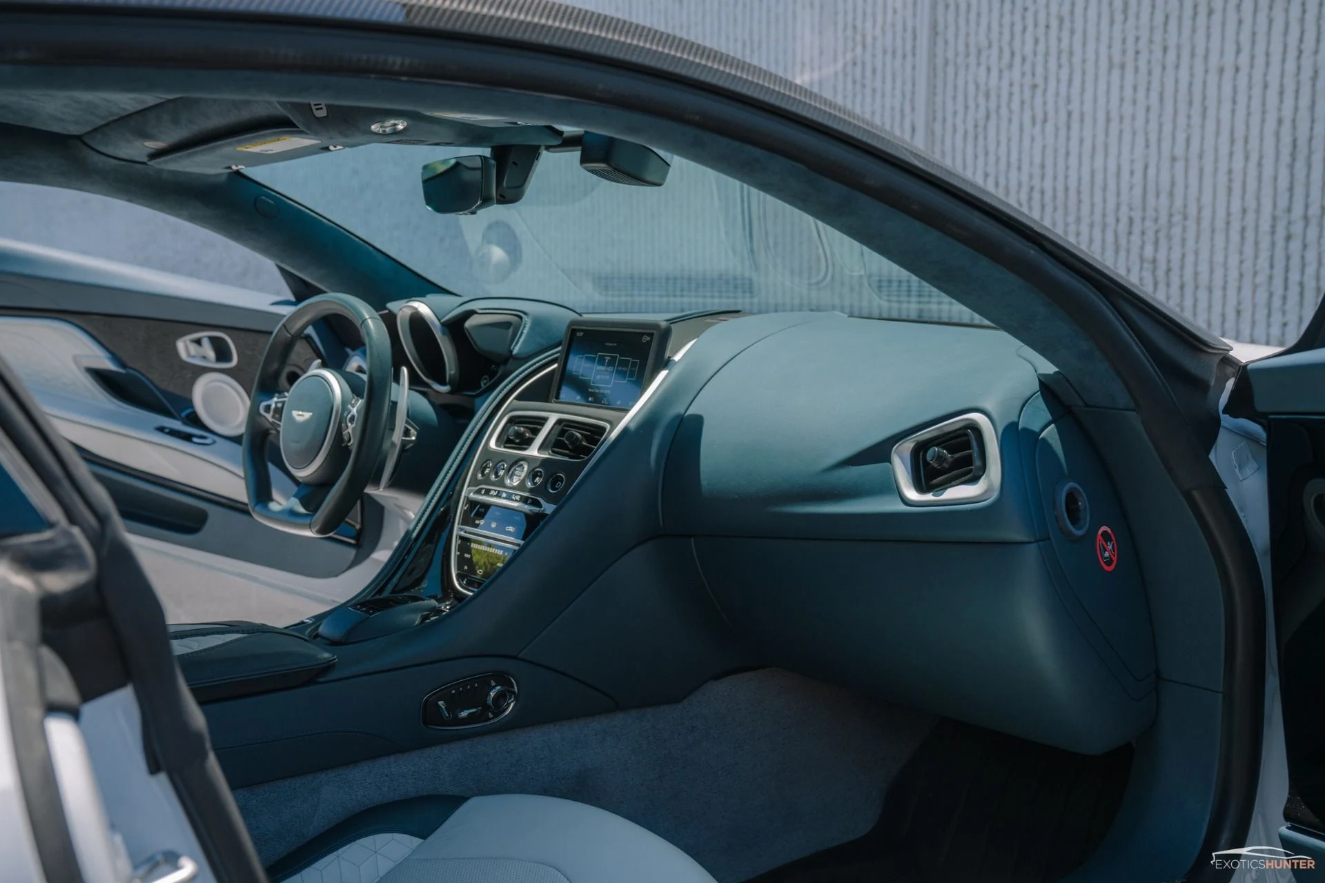 mph010_2093719404_Used_2019_Aston_Martin_DBS_Superleggera_in_White_Stone_w_Carbon_Exterior_1755546225_3919528fa0