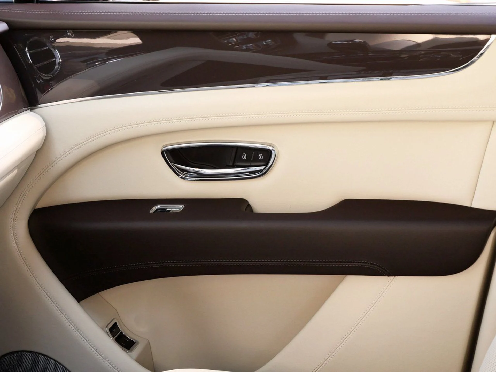 mph010_2094949194_e10c4e93dd12fd553469c09da5d14961x_a5b0b4be45