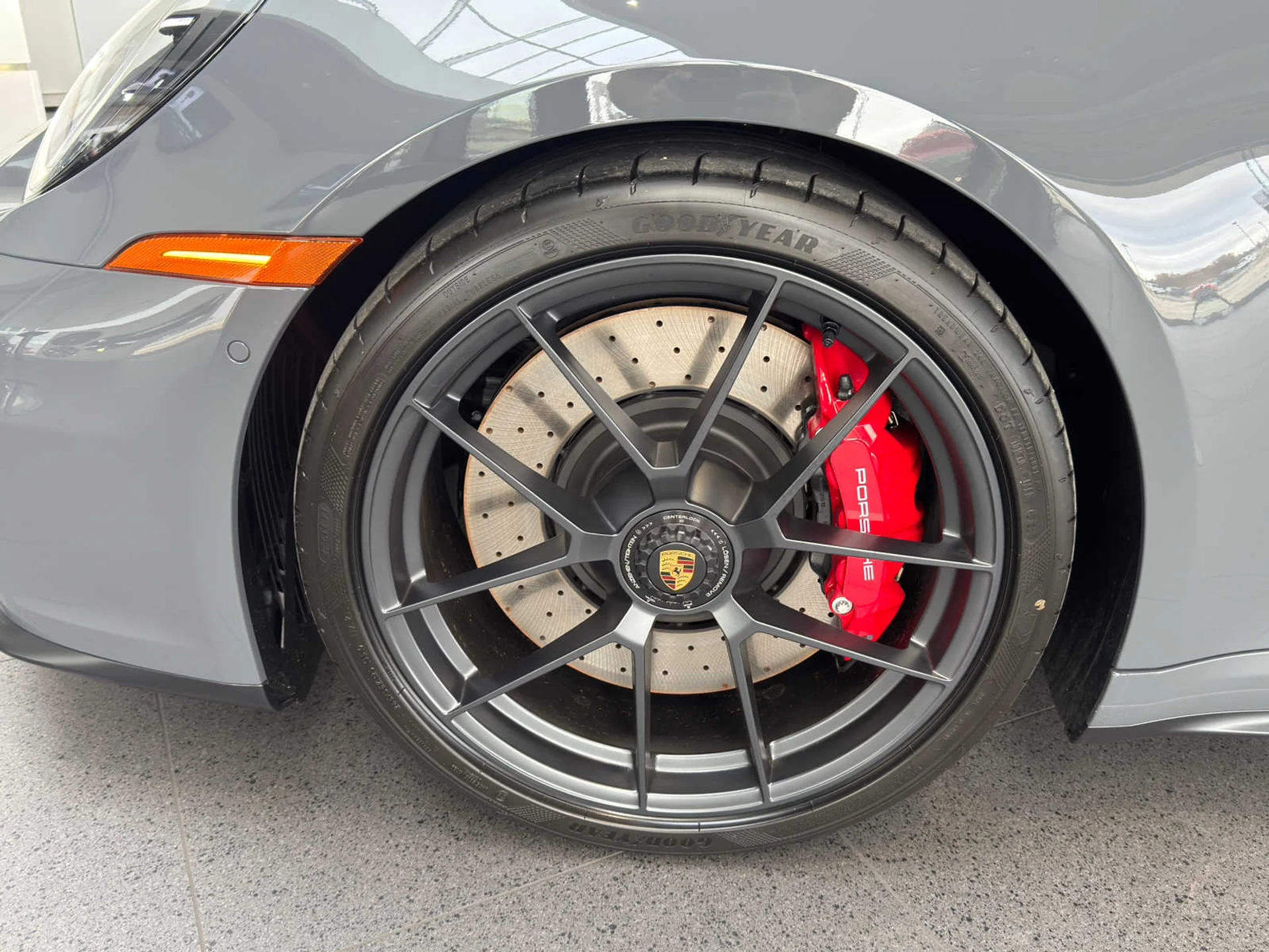 mph010_2097762968_c3bb43be021ac36f0b4569527909dba8x_c587835317