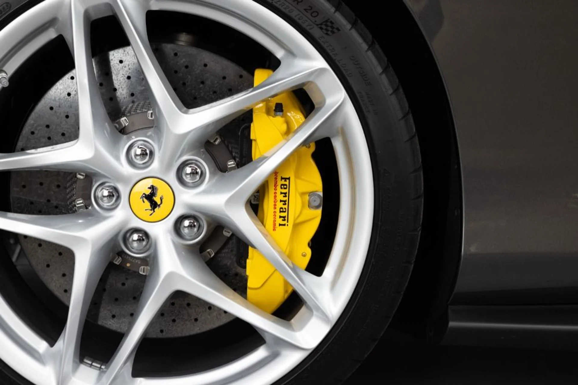 mph010_2103764128_Used_2023_Ferrari_Roma_d0e4a2661b