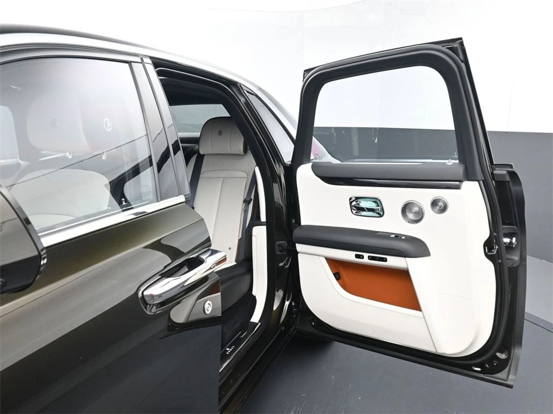 mph010_2105172175_43c3ef4c8783b5b368b2d33911cf80b4x_e5426f4903