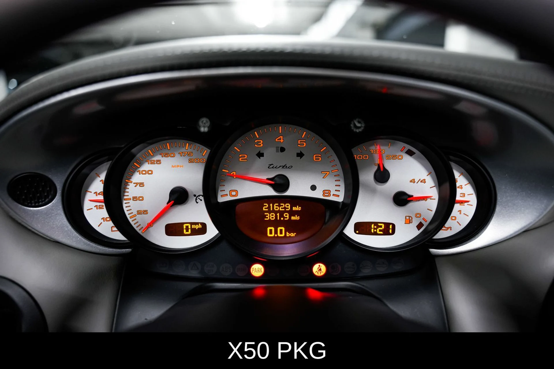 mph010_210558681_e548846d8d8476adda9930e7bde56cf1x_fc887962d5