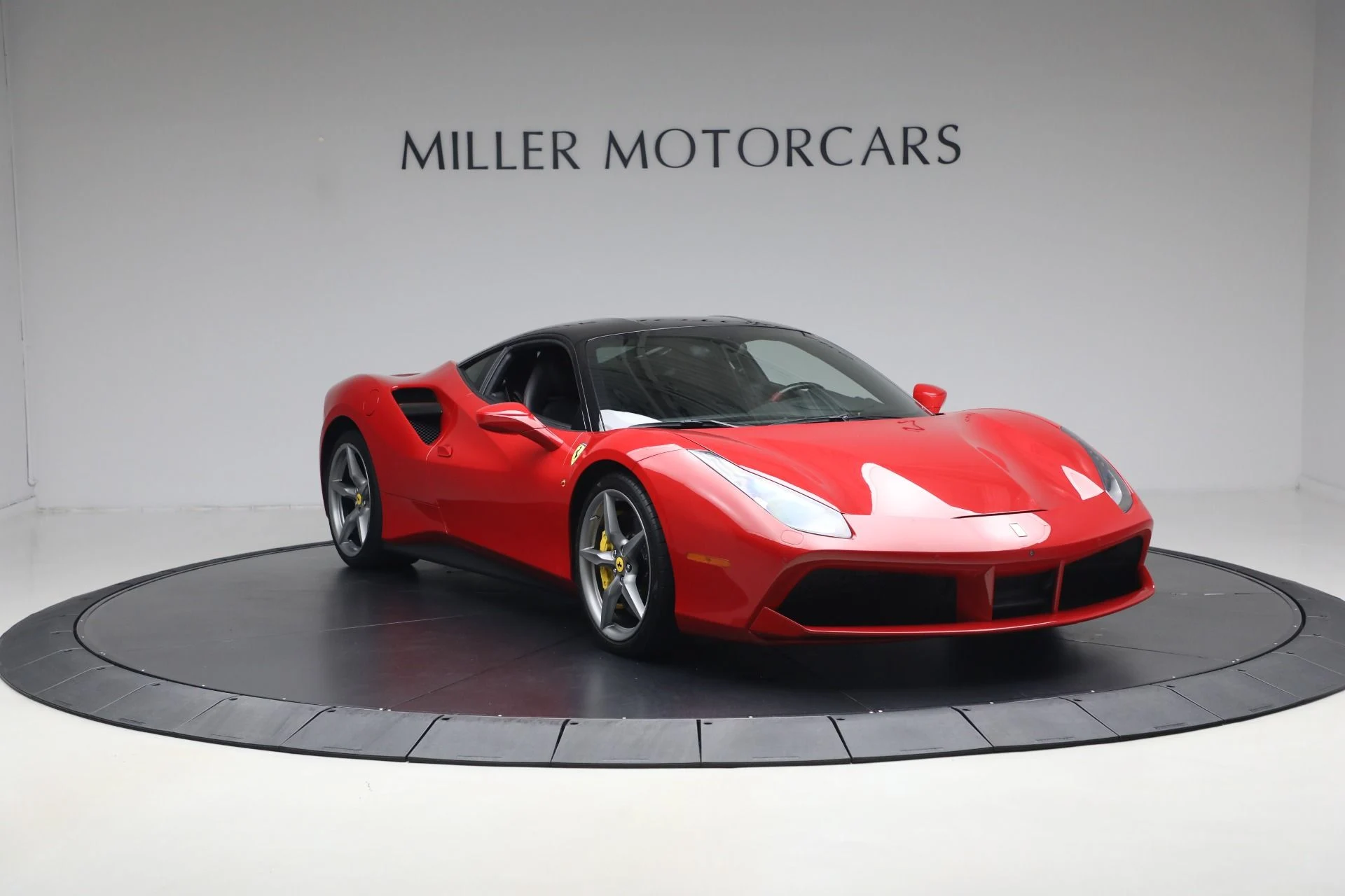 mph010_2106818658_Used_2018_Ferrari_488_GTB_1785949713_cbc7ce2c8a