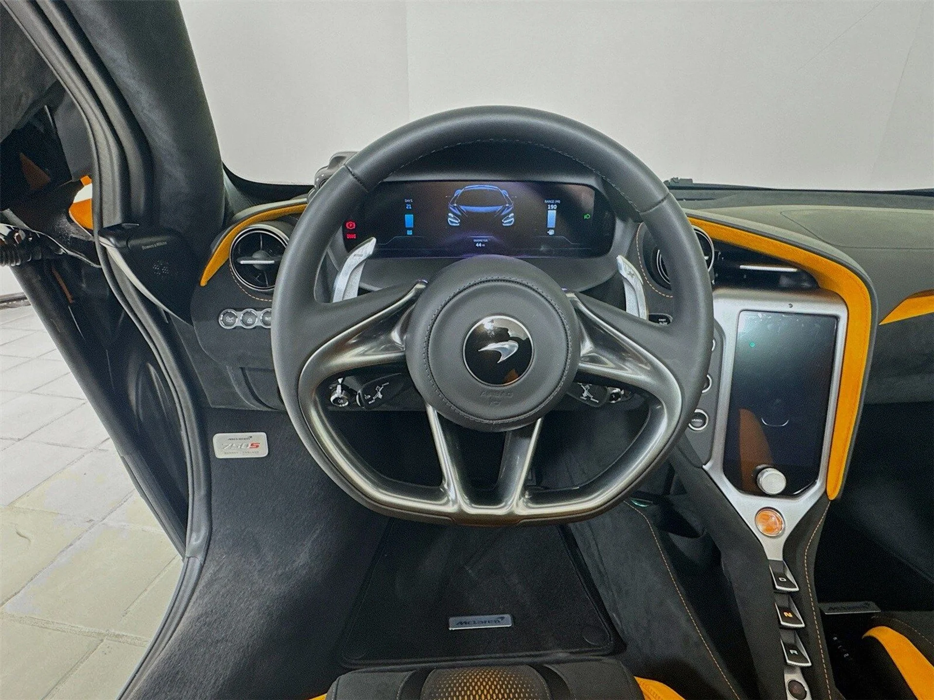 mph010_211143005_1a99aa1c99f512805d80036c831a95bex_c8df17df84