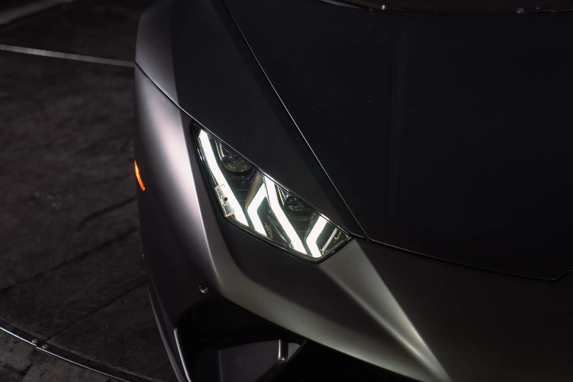 mph010_2117651236_Used_2018_Lamborghini_Huracan_LP_640_4_Performante_Ad_Personam_Paint_and_Interior_Massive_Sticker_1791560590_5d989409ab