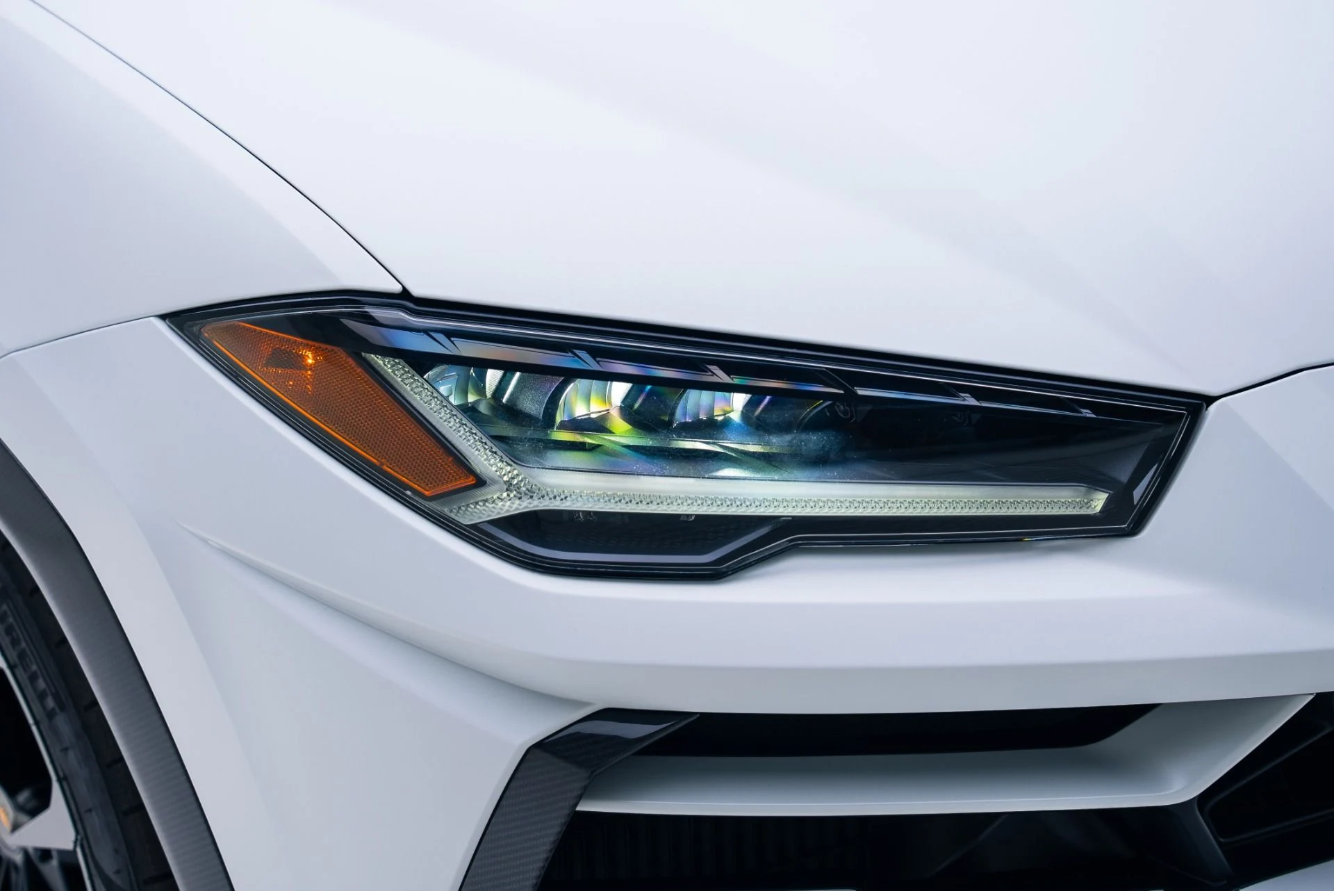 mph010_2117773861_Used_2022_Lamborghini_Urus_1764978399_0ea9296b05