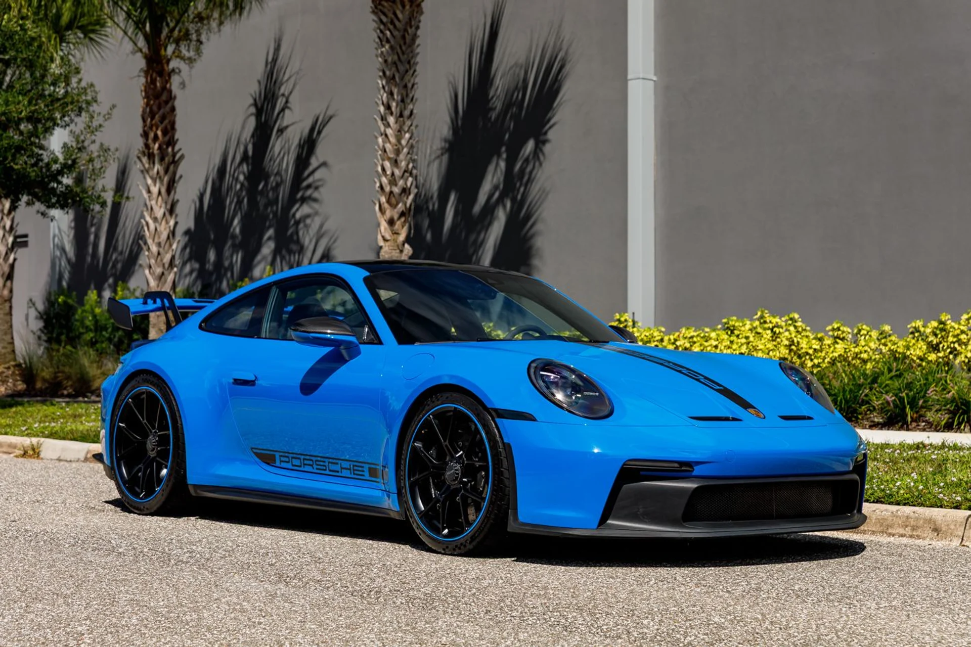 mph010_211813305_595_p11_l_4a216a075a