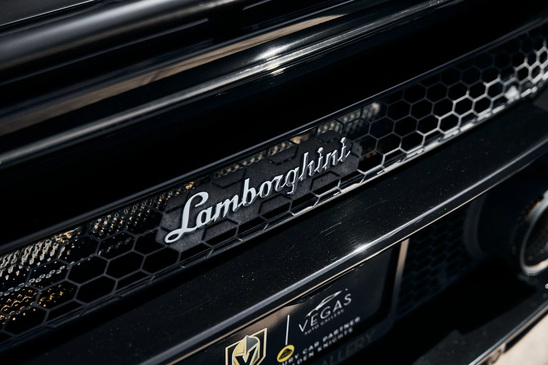 mph010_2122451734_Used_2022_Lamborghini_Huracan_EVO_Base_1779498729_2d96597c47