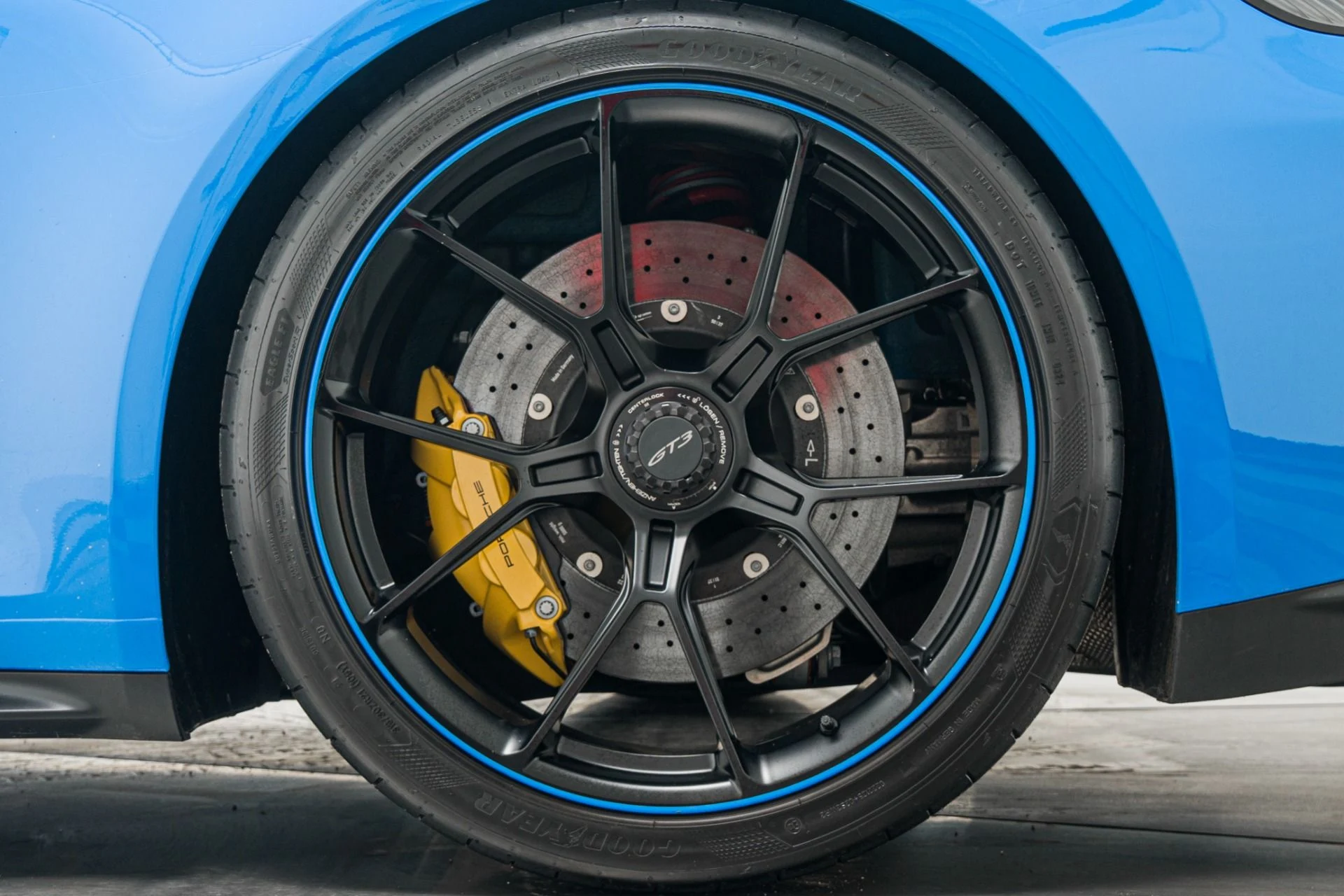 mph010_2124784893_Used_2022_Porsche_911_GT_3_Carbon_Buckets_Blue_Stitching_and_Belts_1768487811_187b2eab6f