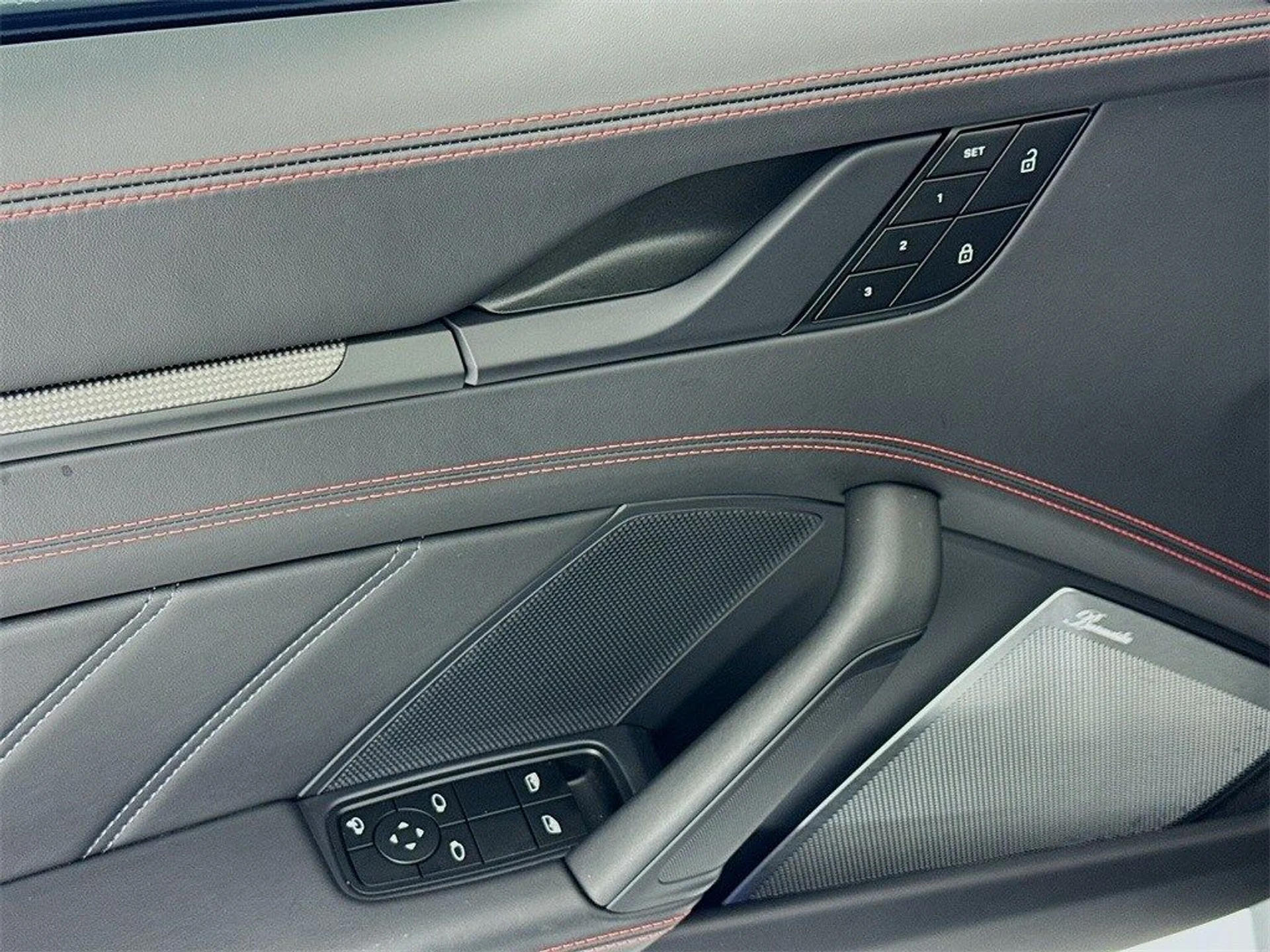 mph010_2126365031_e2a090371db1ae1434733158ded4bc2cx_63f38beb26