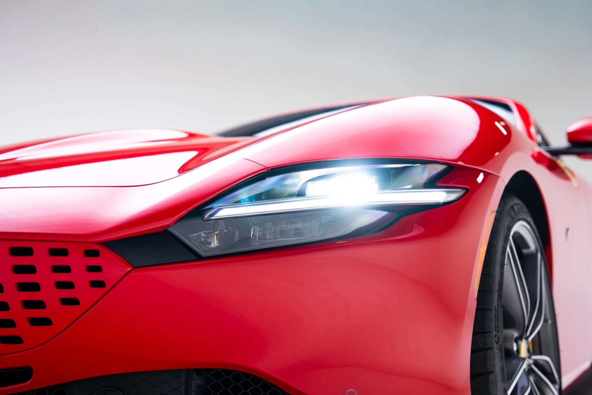 mph010_2138797282_Used_2022_Ferrari_Roma_1769211698_8b96b64eaa