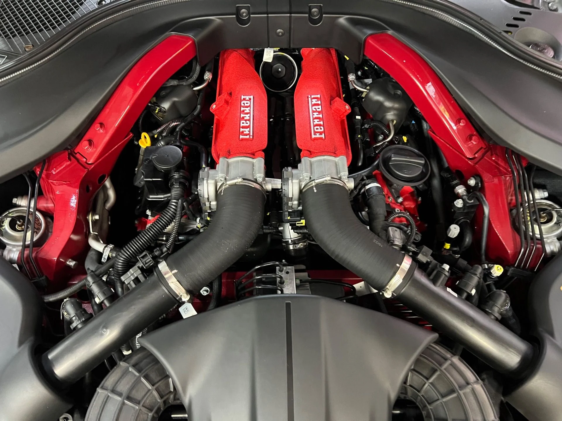 mph010_2142422524_Used_2023_Ferrari_Roma_1767722061_b584db7745