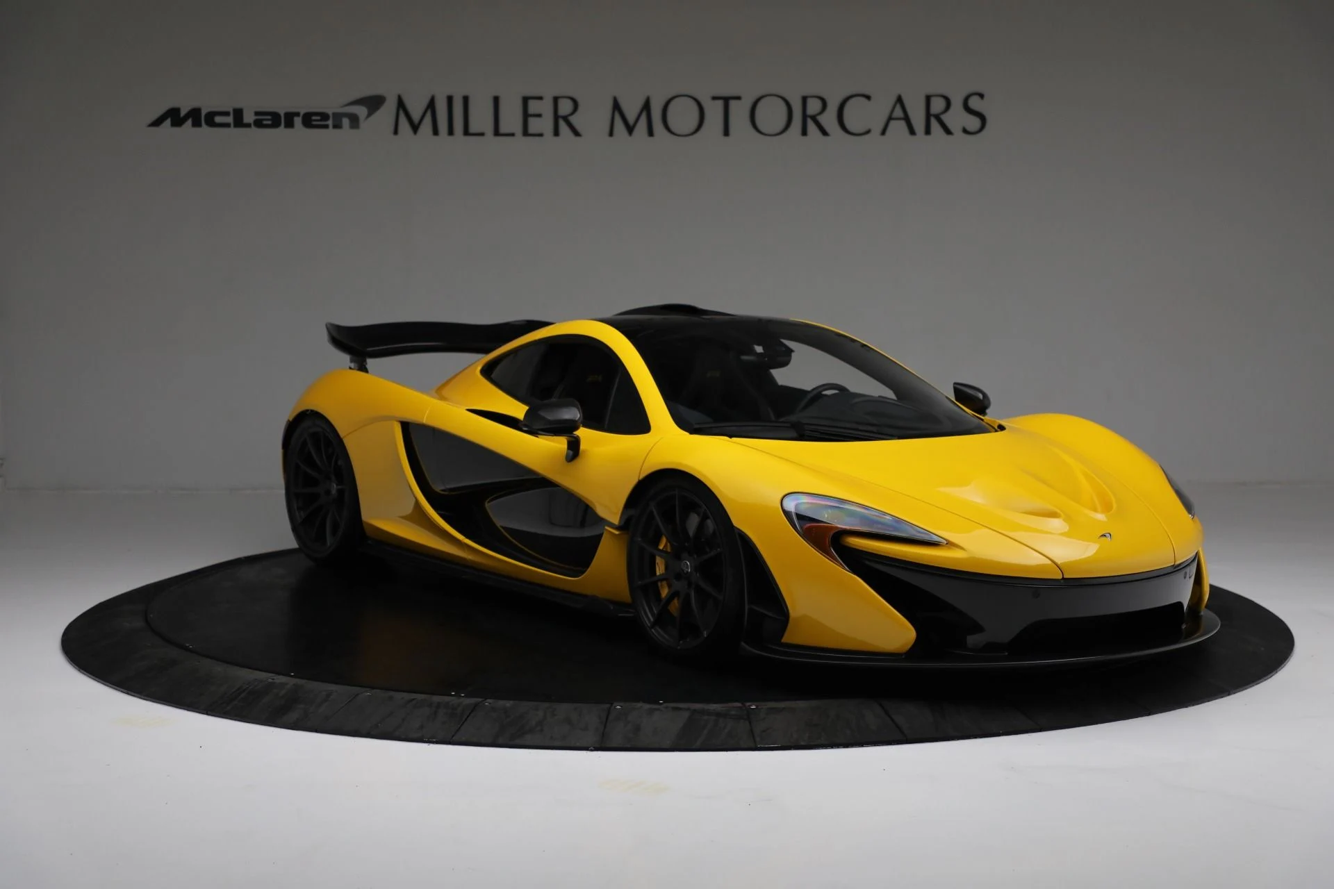 mph010_2145615091_Used_2015_Mc_Laren_P1_269c9996a5