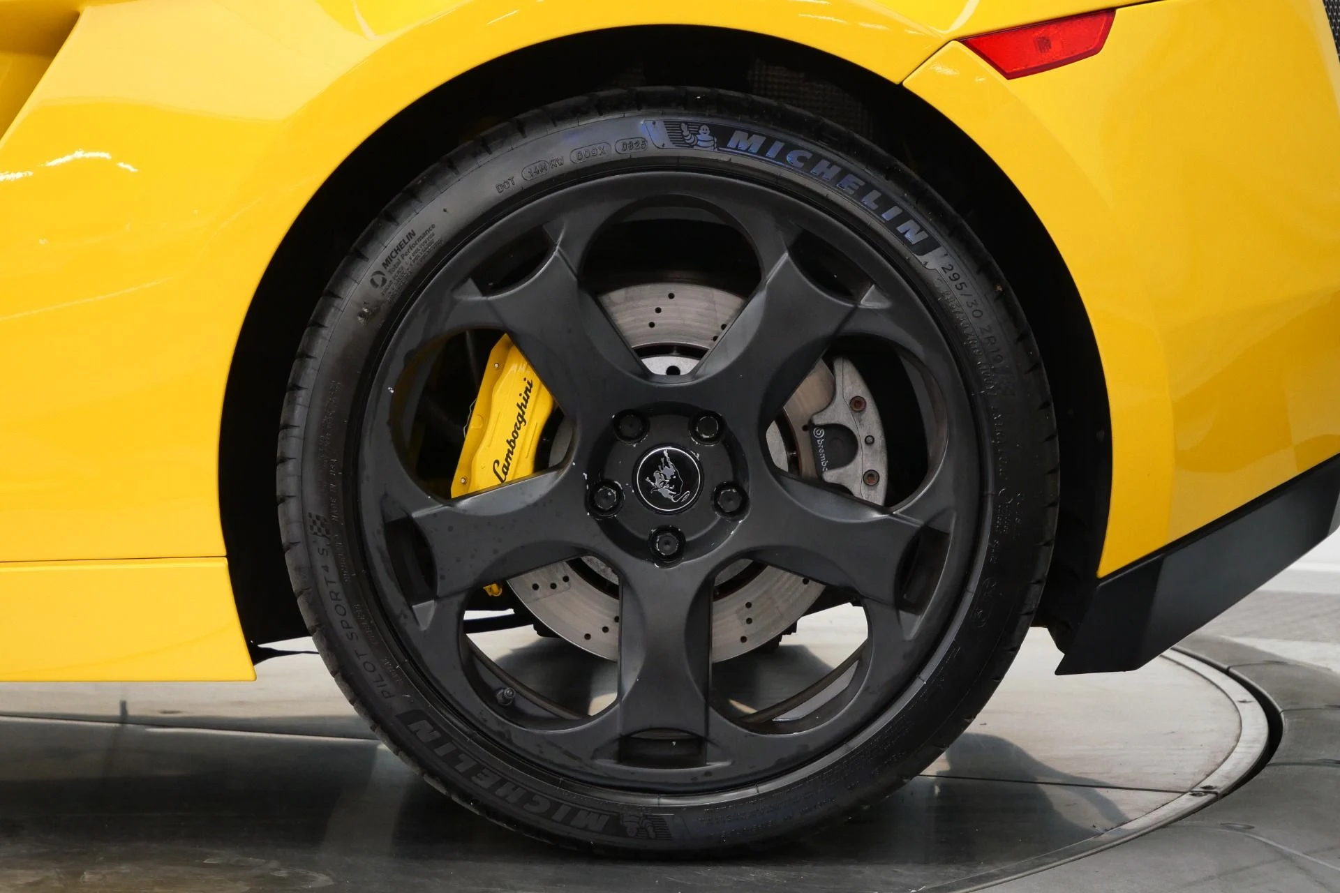 mph010_2146180588_Used_2004_Lamborghini_Gallardo_Low_Miles_First_Production_Year_1773936325_0cb6eba389