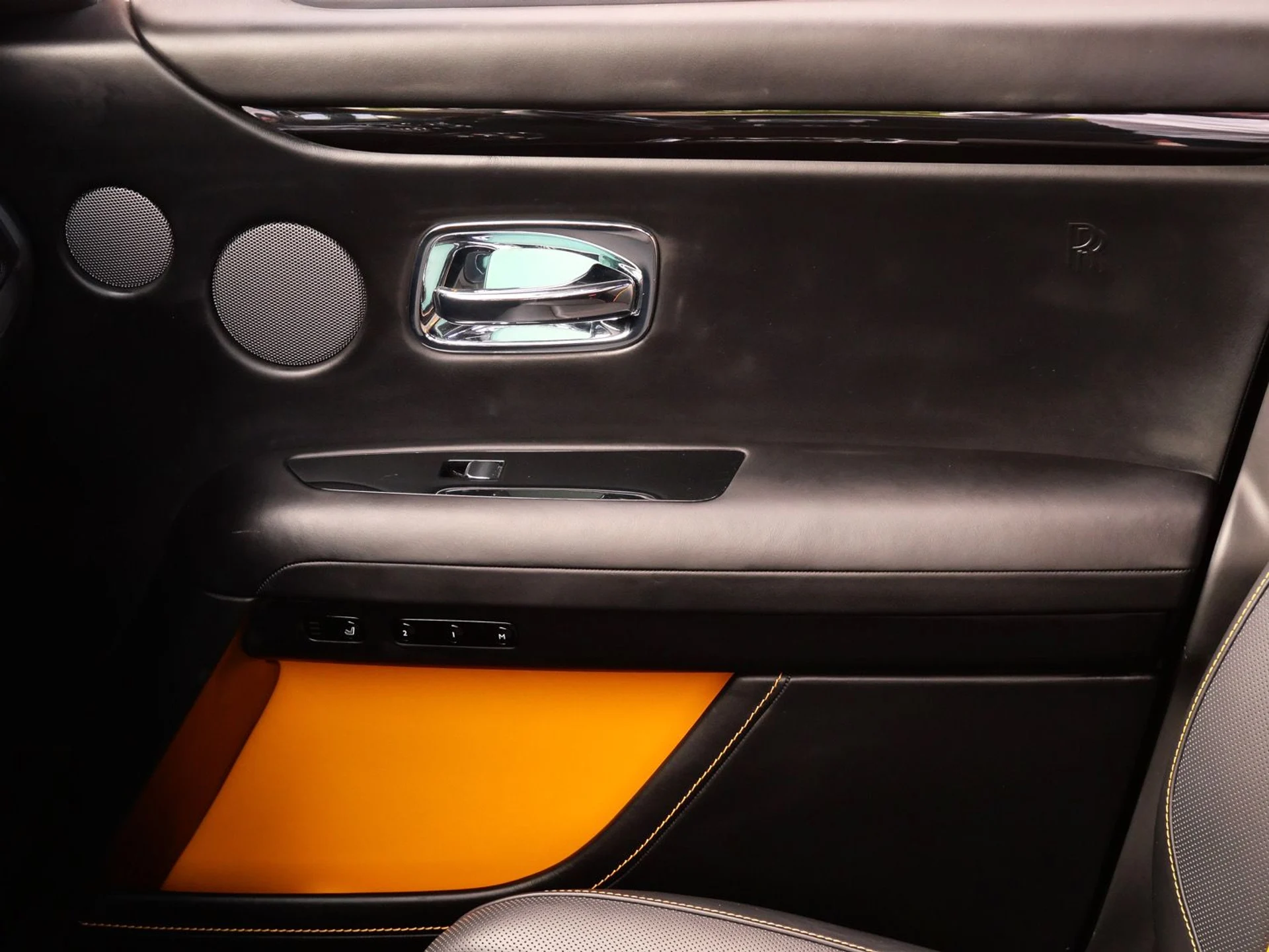 mph010_2148559163_8f12c7e1bace3e50a5f9bc83924c8413x_e87d794439