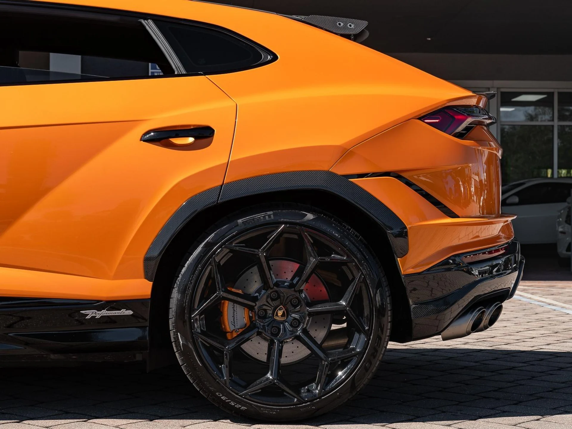 mph010_2149473729_Used_2023_Lamborghini_Urus_Performante_1763068010_17d1b361cb
