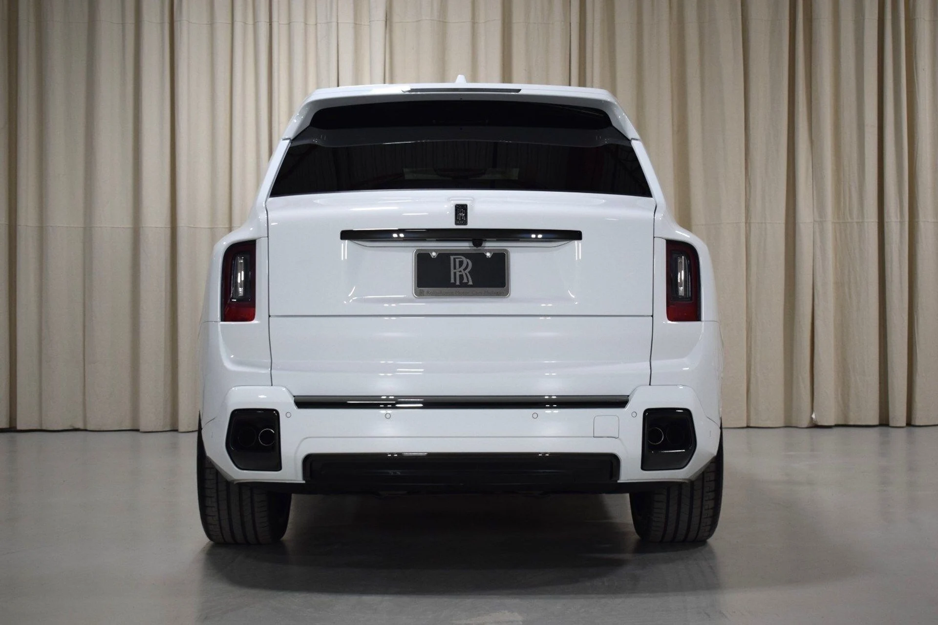 mph010_2149480998_d23d83fb698549fa3c7b55fdbd406699x_8fe0800aeb