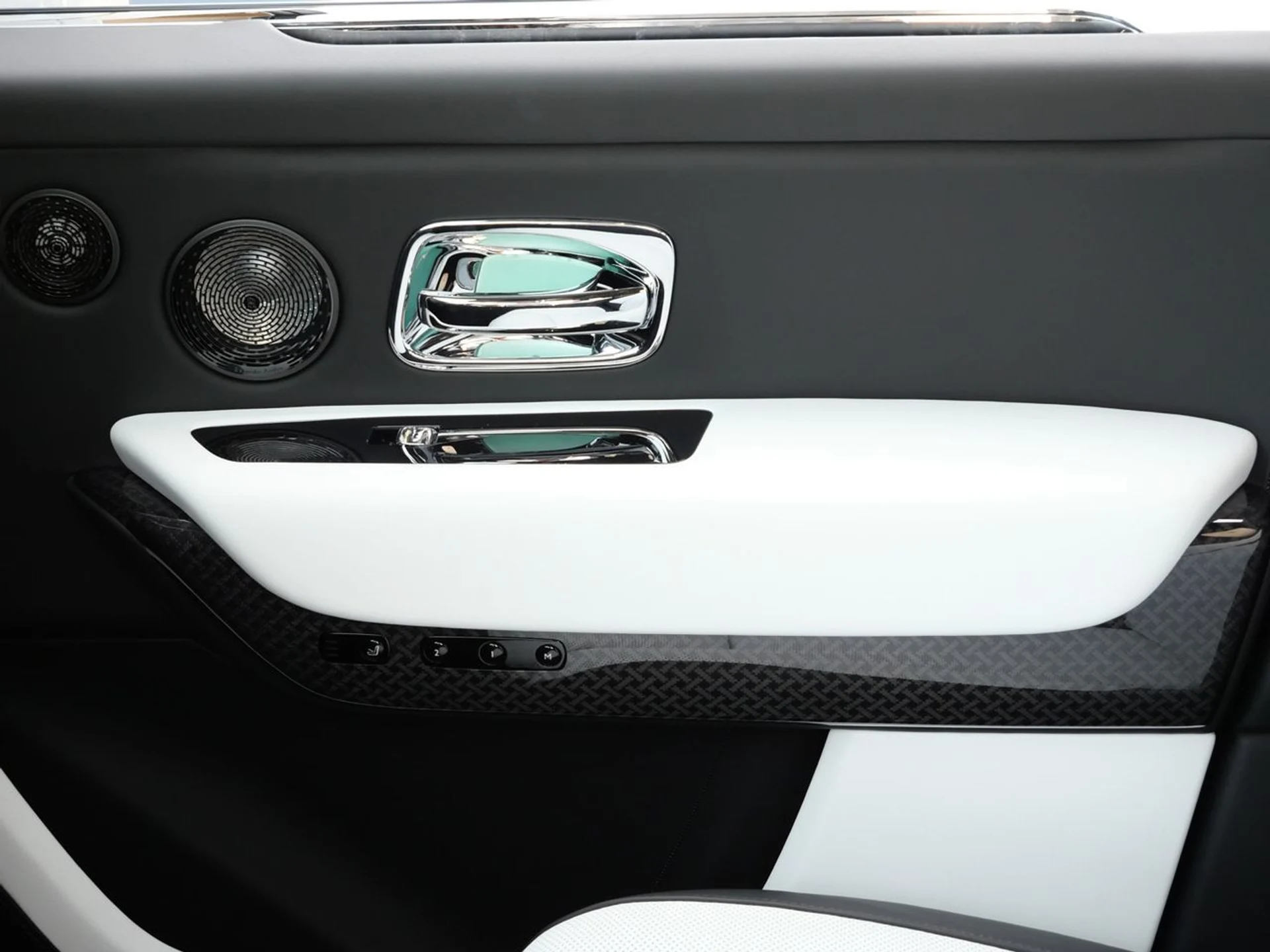 mph010_2149994437_ae43b0f27b3853dd26d88037c20827edx_d10b2d2f6f