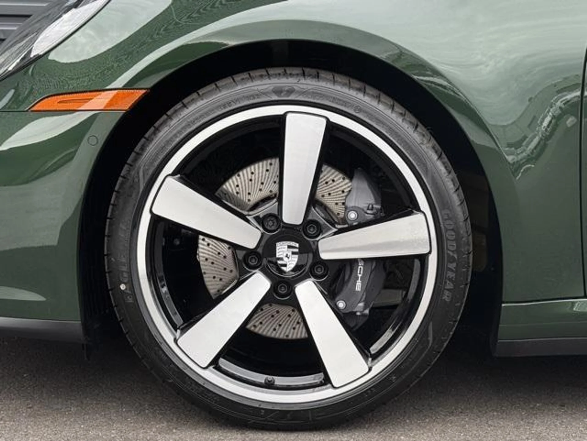 mph010_21504020_YD_In6u_CS_Acez3xs_IL_Qhk_Pg_Br_YI_e759537491