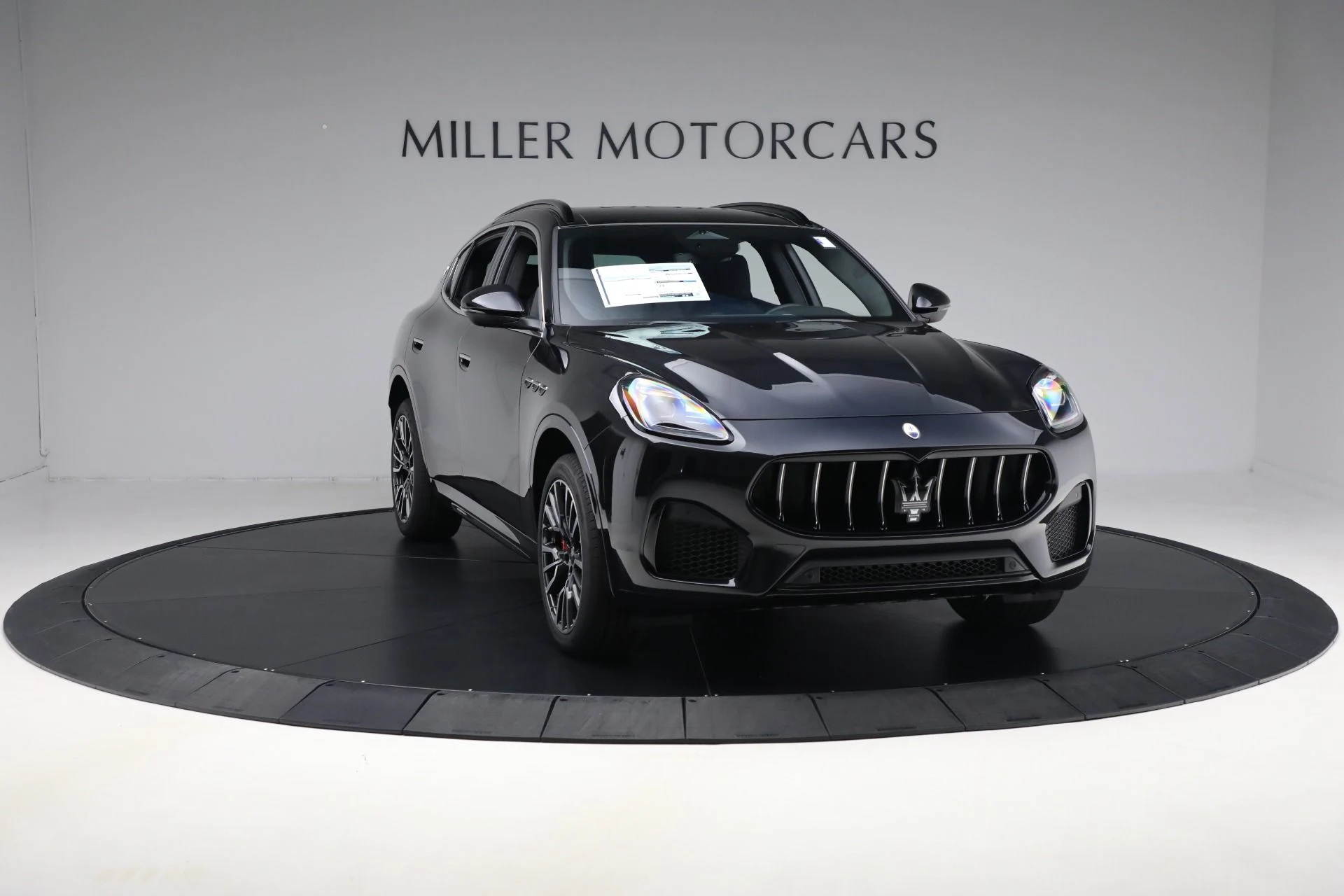 mph010_2153046629_New_2025_Maserati_Grecale_a085e2e829