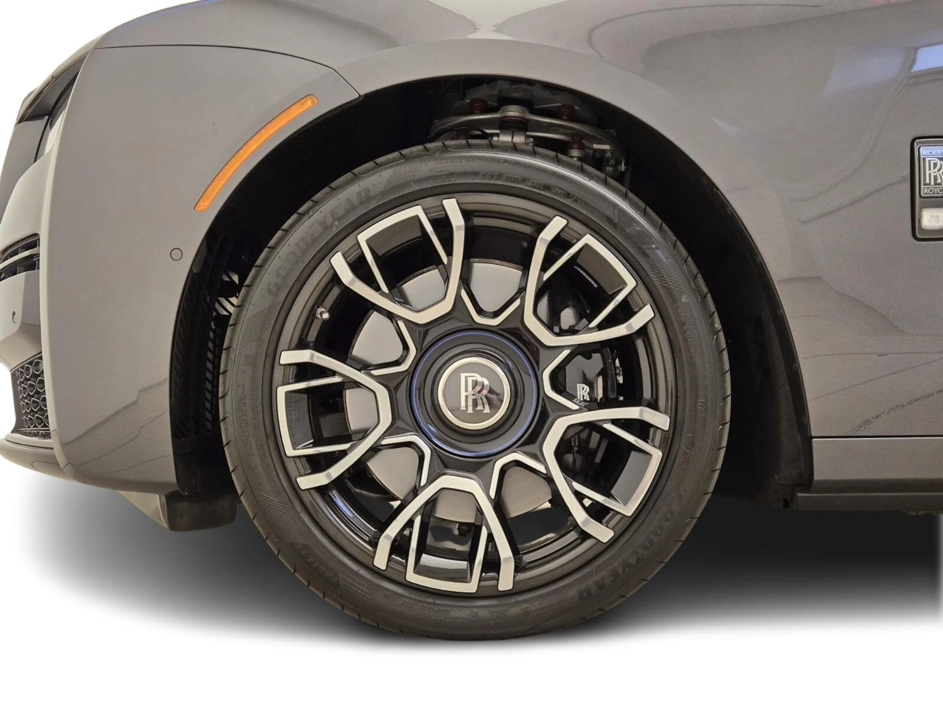 mph010_215534218_Used_2023_Rolls_Royce_Ghost_1741259137_e666925754