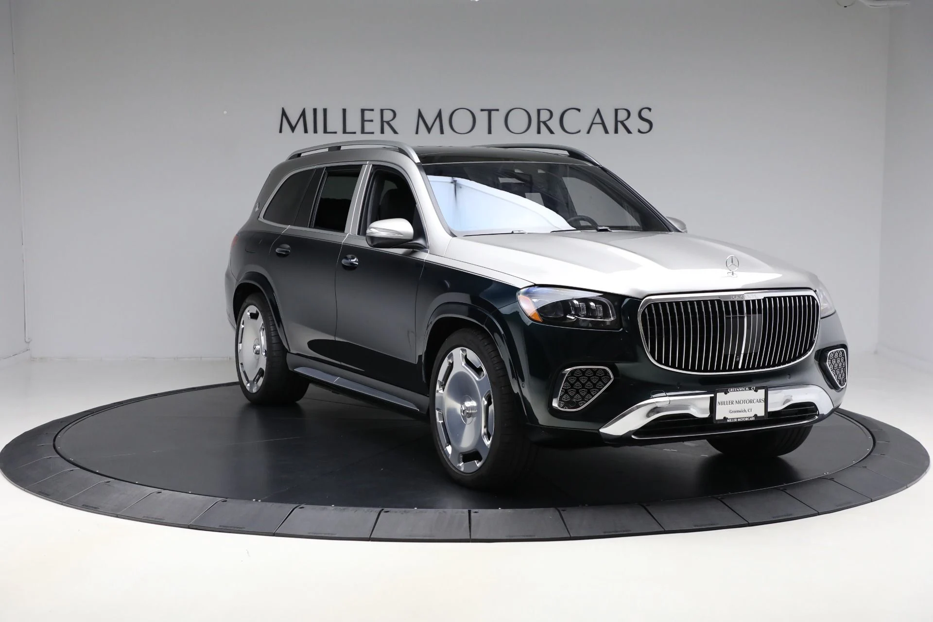 mph010_2156461114_Used_2024_Mercedes_Benz_Maybach_GLS_600_4_MATIC_1763566365_8ef63fc95d