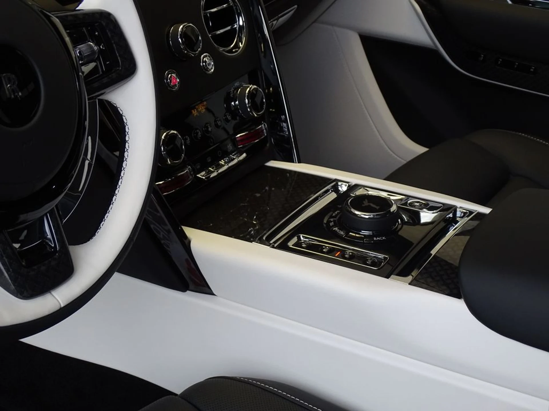 mph010_2160218520_ad850048ead8d2d656de08ac28b5c05ax_a828f5a285