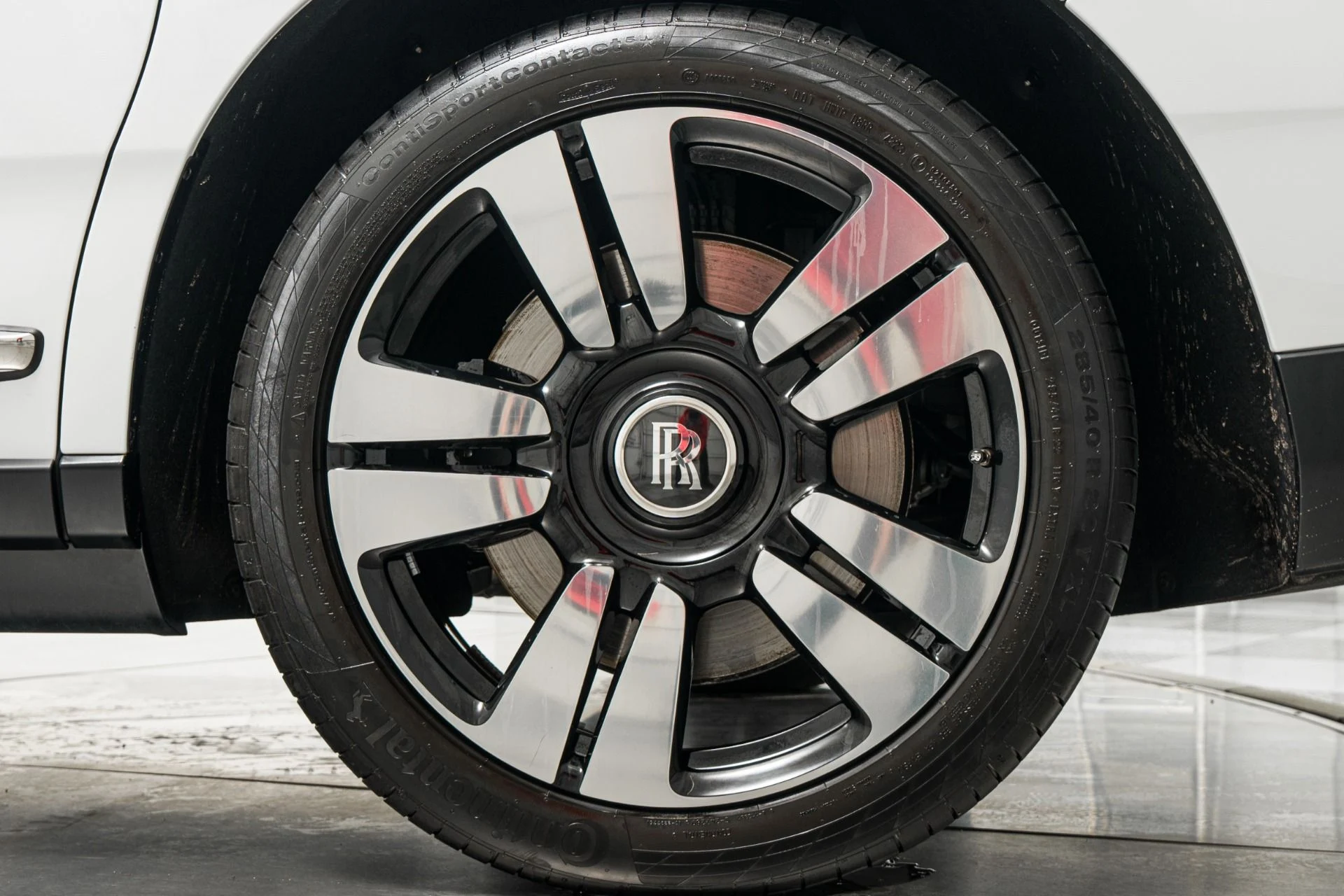 mph010_216031493_Used_2024_Rolls_Royce_Cullinan_Shooting_Star_Headliner_Picnic_Tables_Low_Miles_1772230993_1af4bbcc04