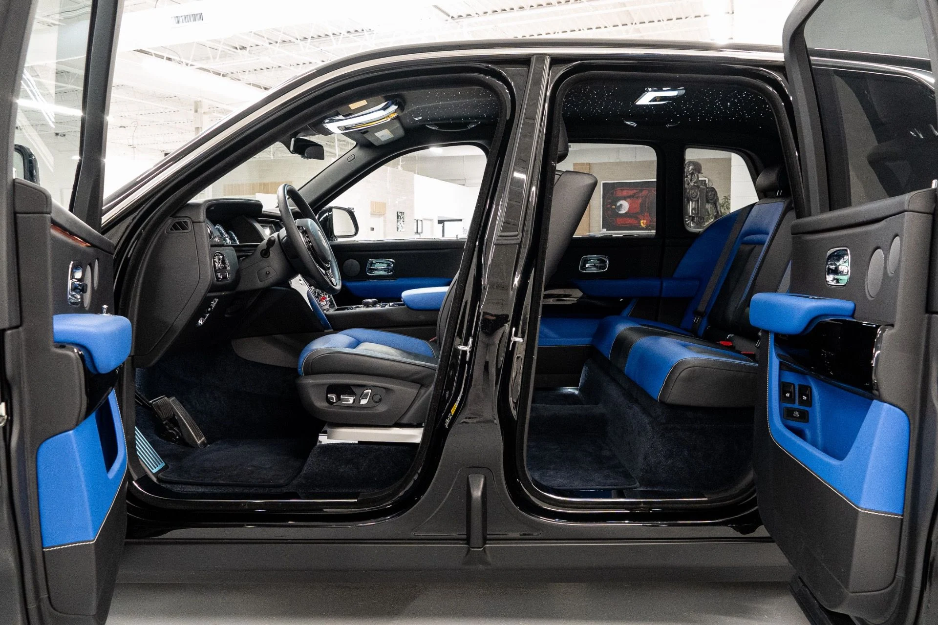 mph010_2162033254_Used_2022_Rolls_Royce_Cullinan_1772571310_cd22cd47c0