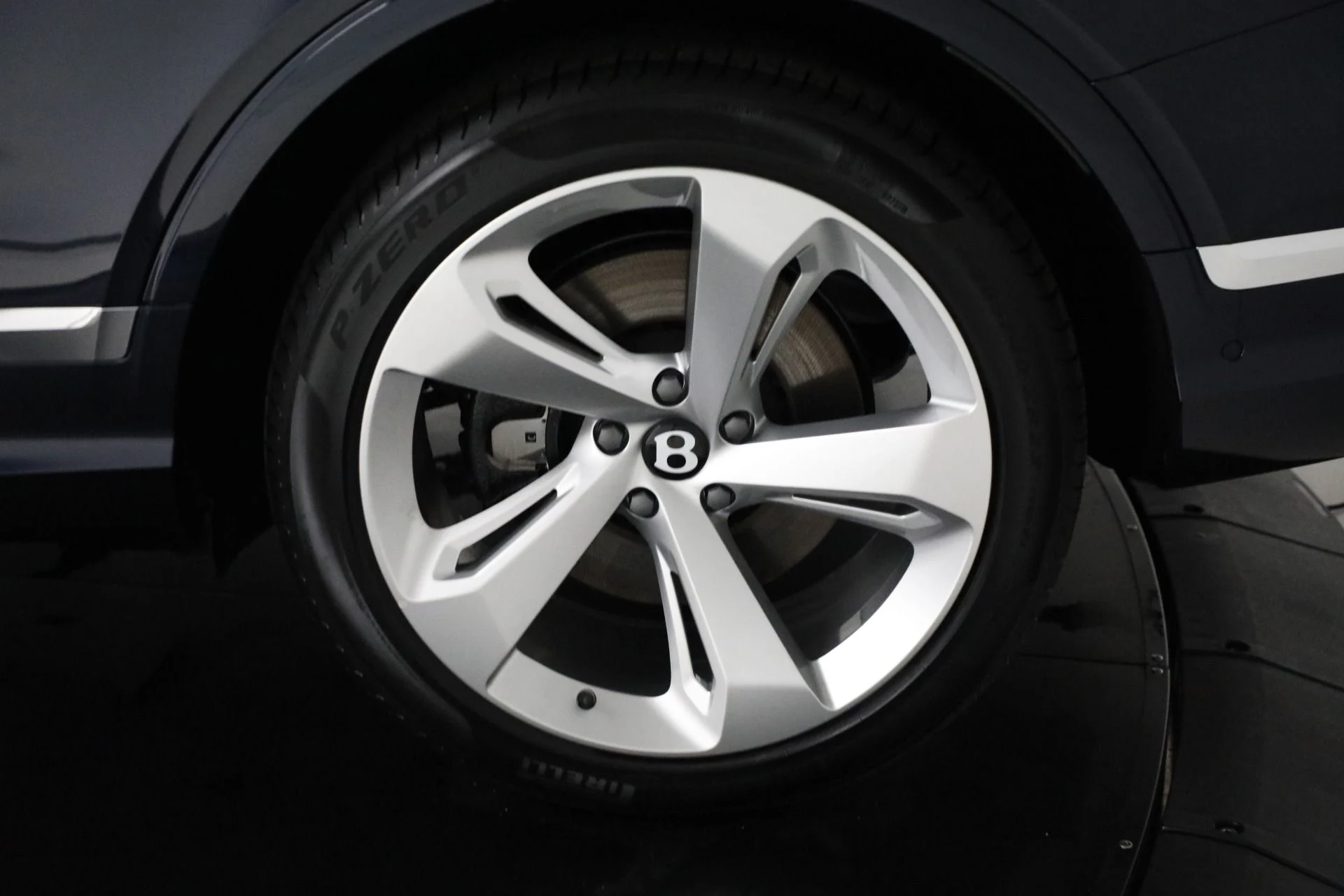 mph010_2167715553_Used_2024_Bentley_Bentayga_EWB_V8_1768588174_c052cb2255