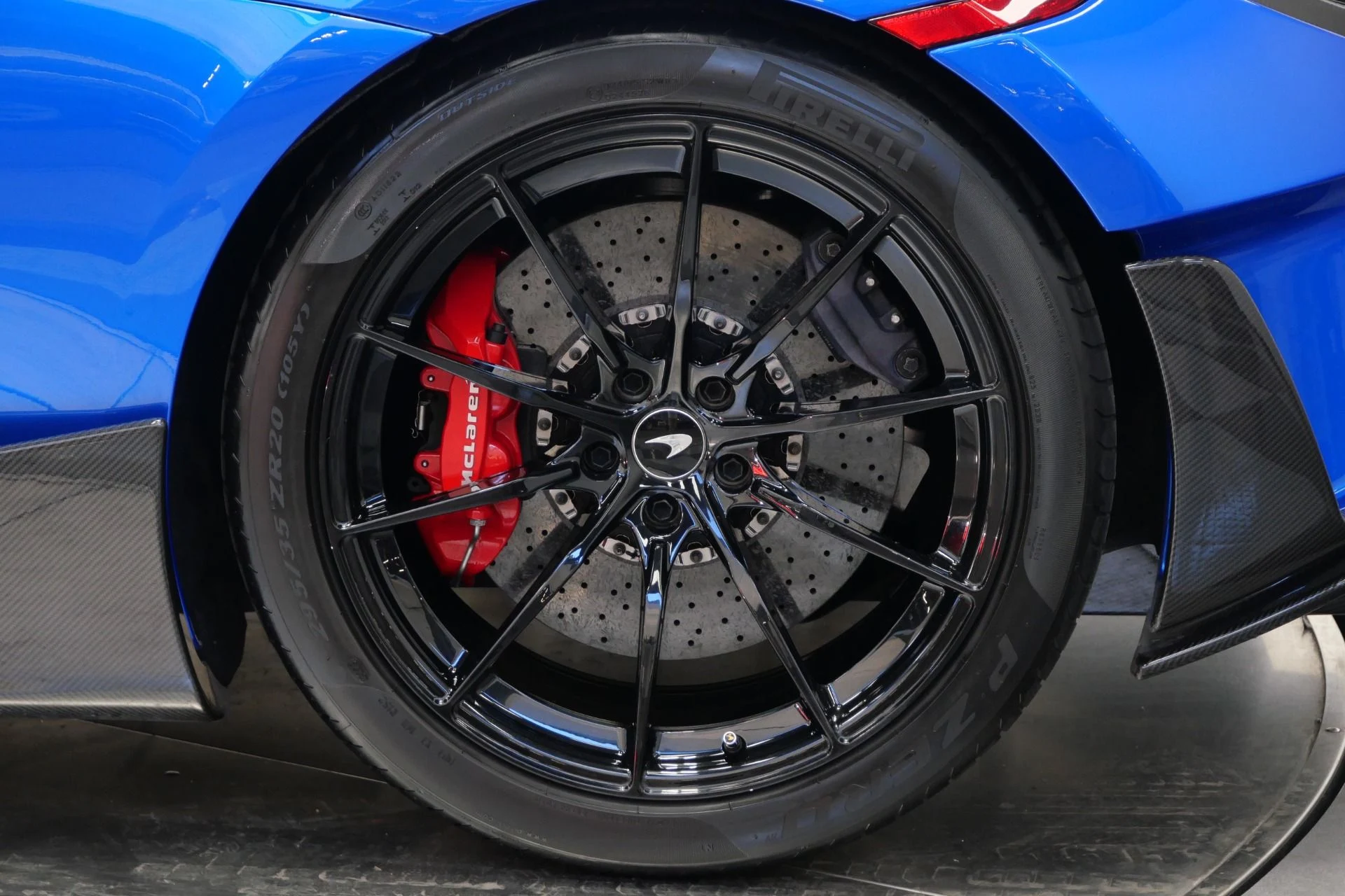 mph010_2175723123_Used_2019_Mc_Laren_600_LT_Carbon_Packs_1_and_2_Bowers_and_Wilkins_Audio_Ultra_Lightweight_Wheels_1767975670_20bd388cce