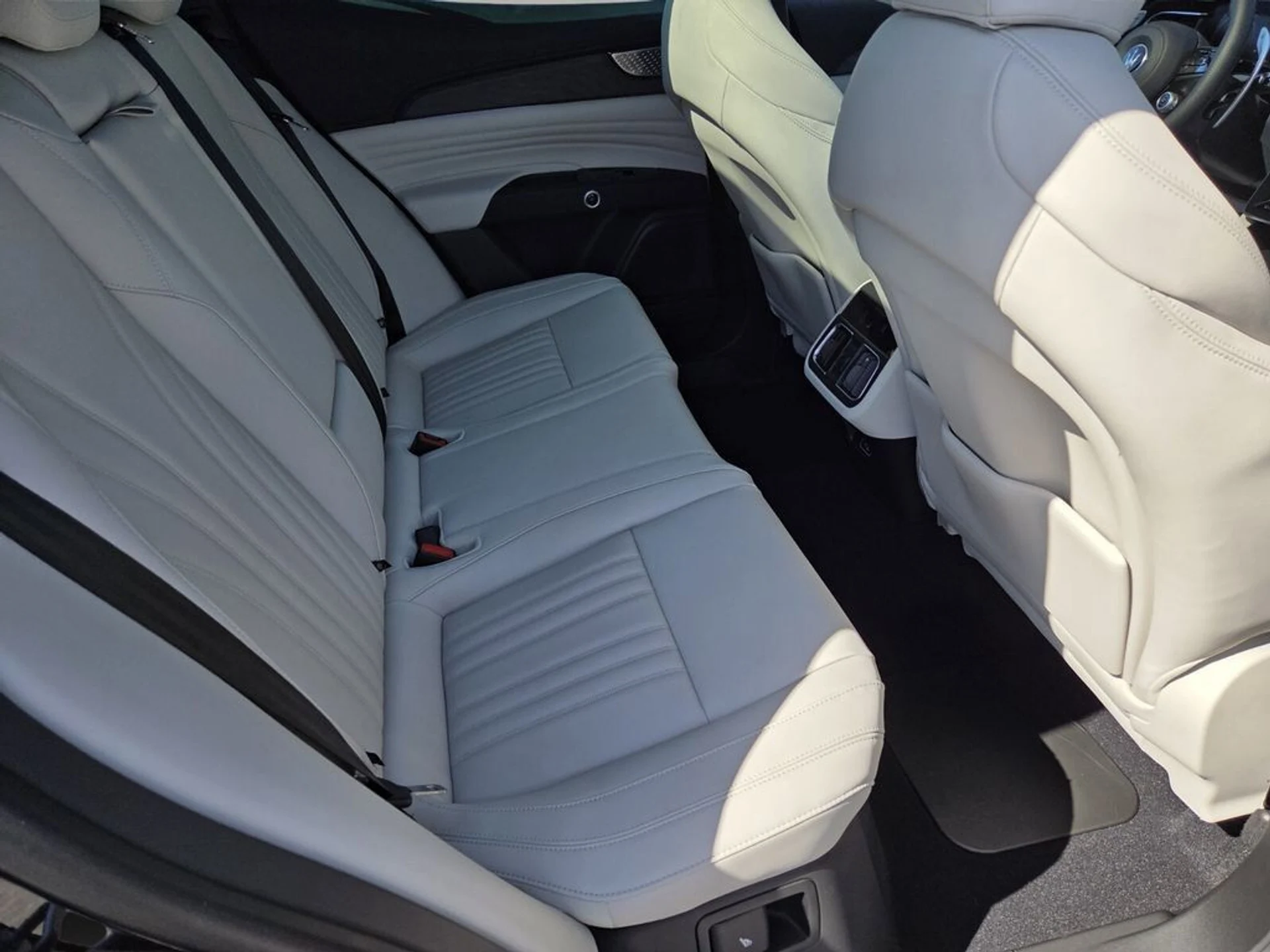 mph010_2187183800_fd71f10b8c293361a385879f3607469c_6a18c433c8