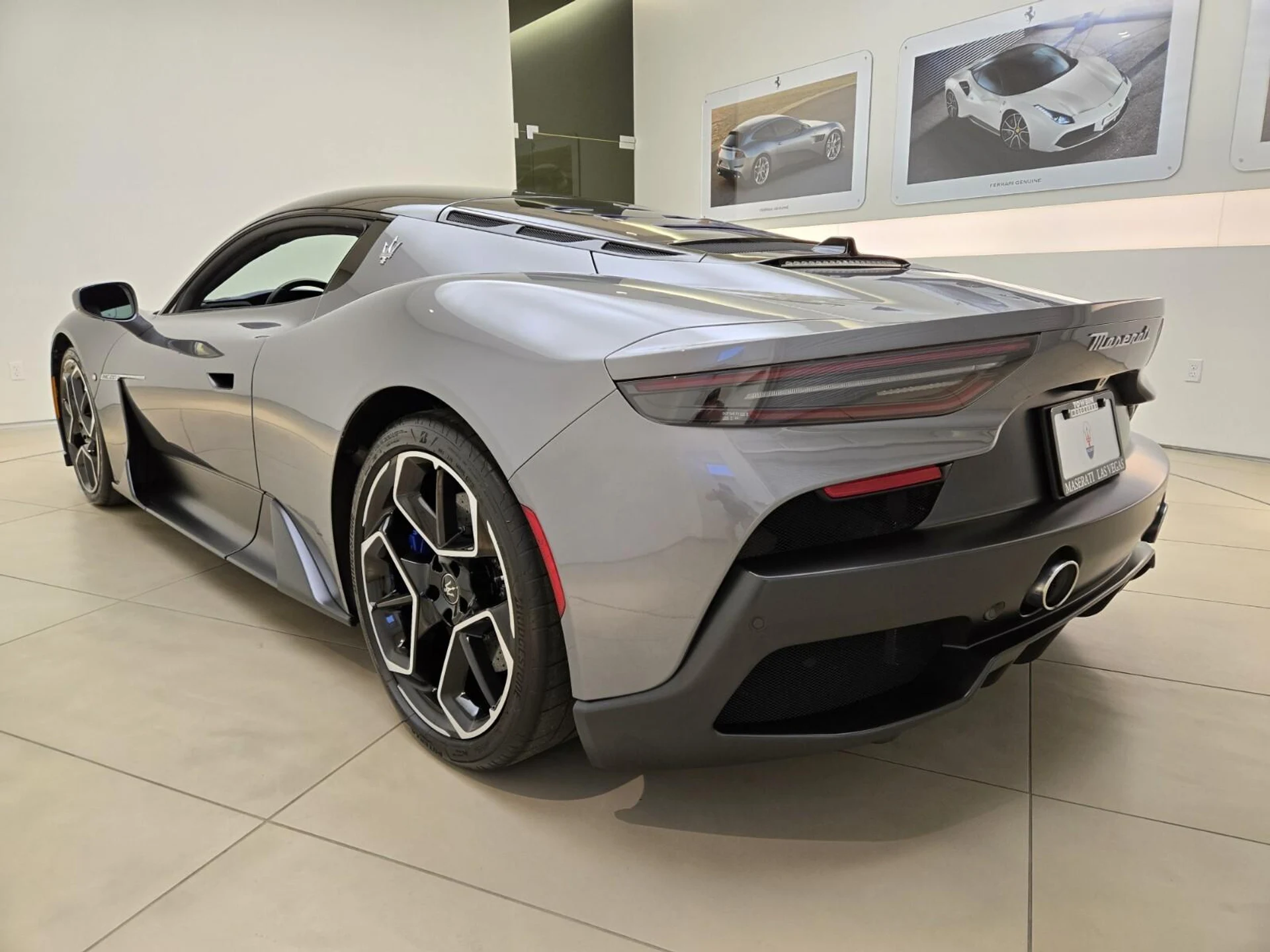 mph010_2196984423_Used_2022_Maserati_MC_20_1767077618_f5dfd8a5f4