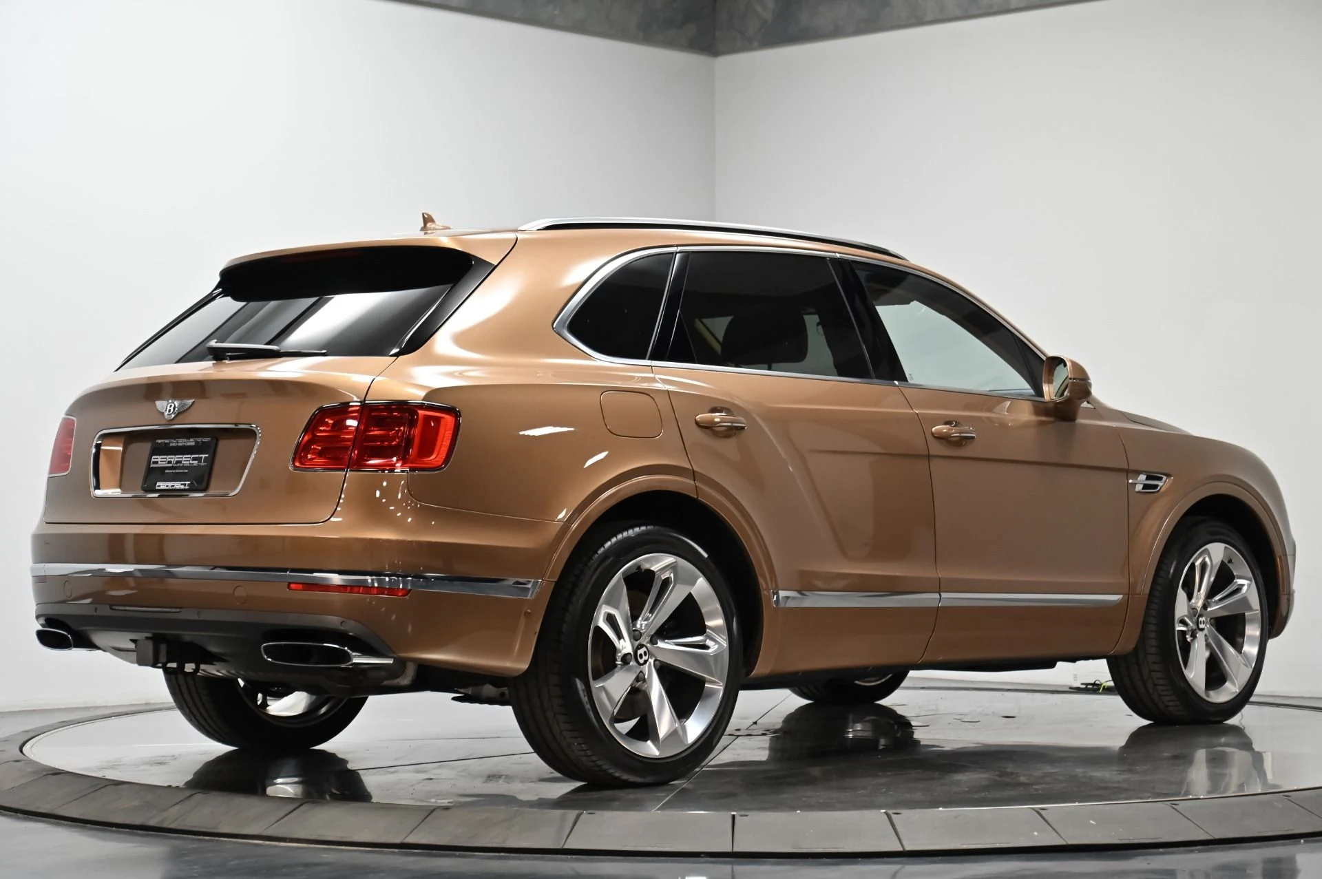 mph010_2198207842_Used_2017_Bentley_Bentayga_W12_1759876449_8d7e581ac6