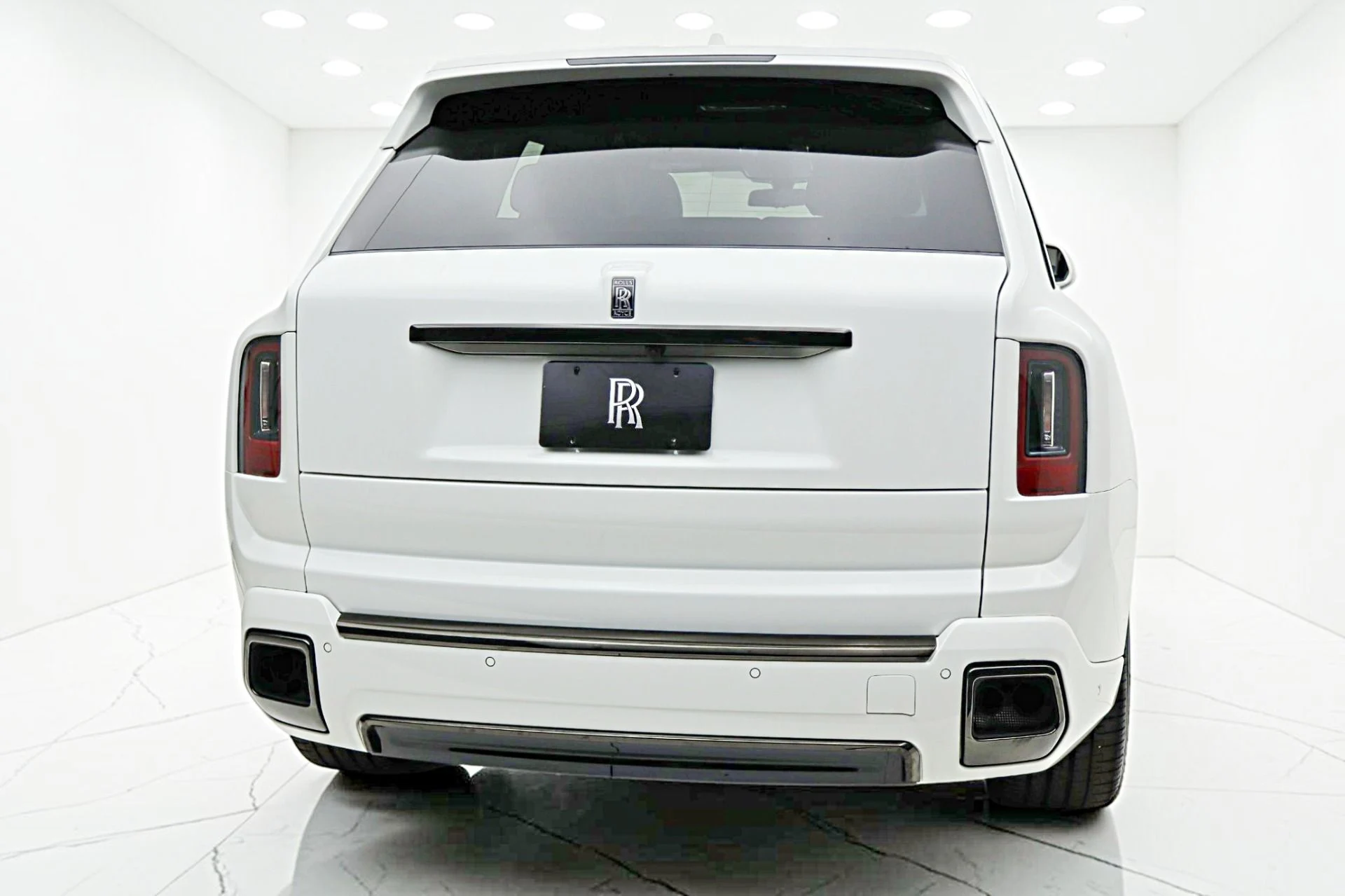 mph010_2198369327_New_2027_Rolls_Royce_Black_Badge_Cullinan_9987291e0d