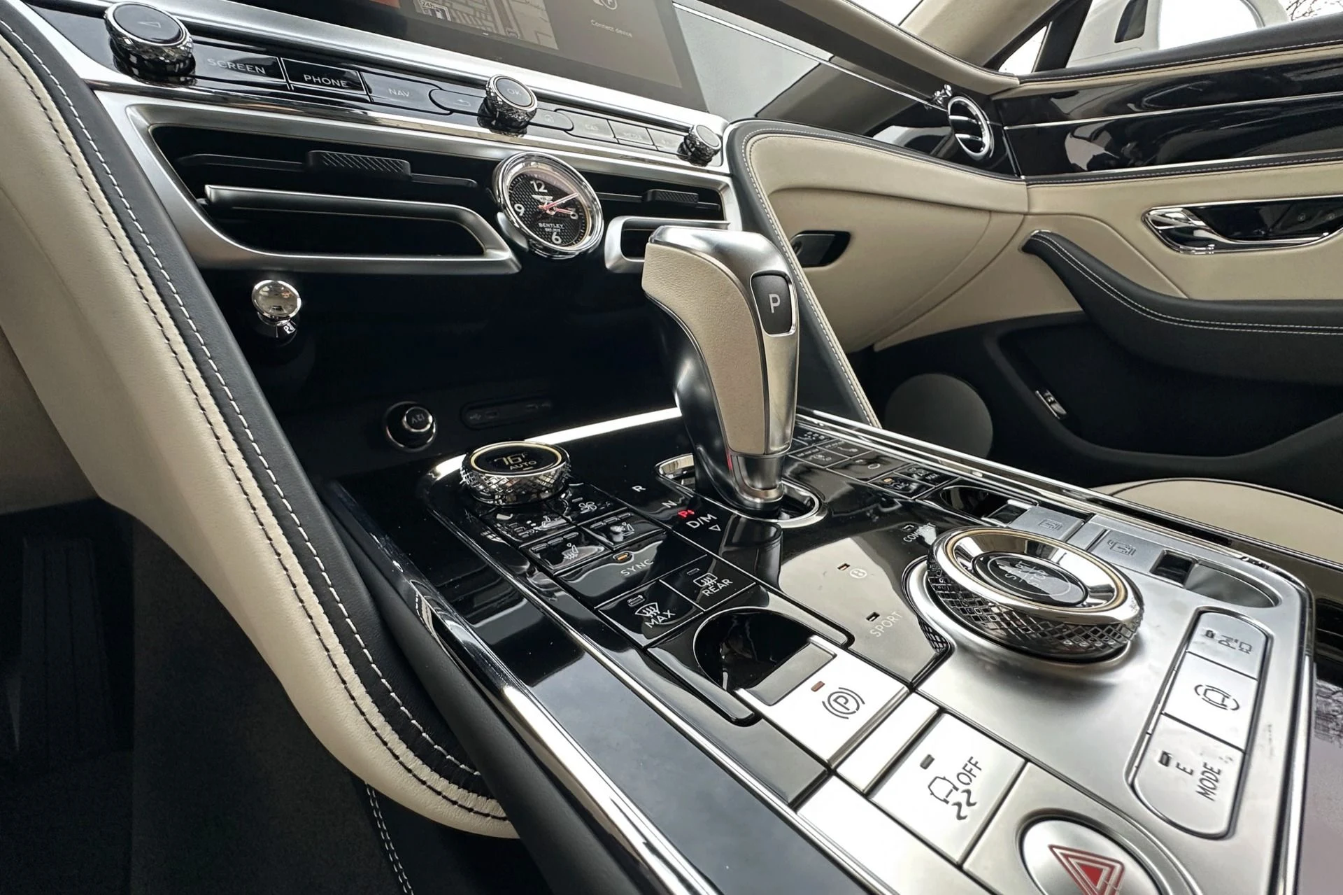 mph010_2199747262_New_2026_Bentley_Flying_Spur_1763621558_706b3b76b5