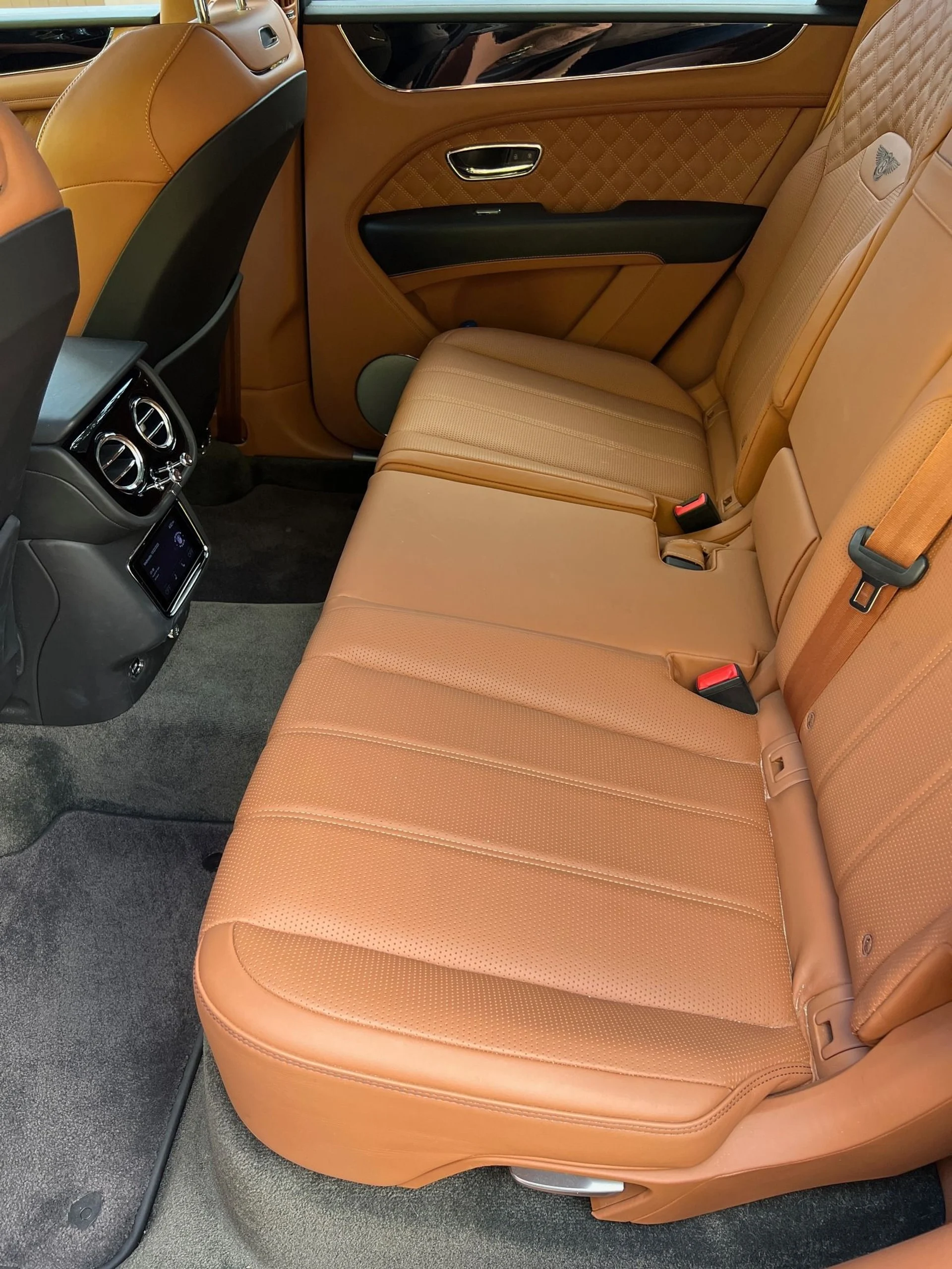 mph010_2200771777_Used_2022_Bentley_Bentayga_V8_1761327309_42d61cc450