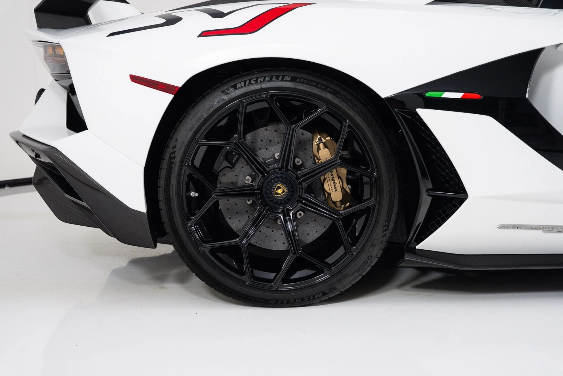 mph010_2205348978_Used_2019_Lamborghini_Aventador_SVJ_1782851533_41568fb1ae