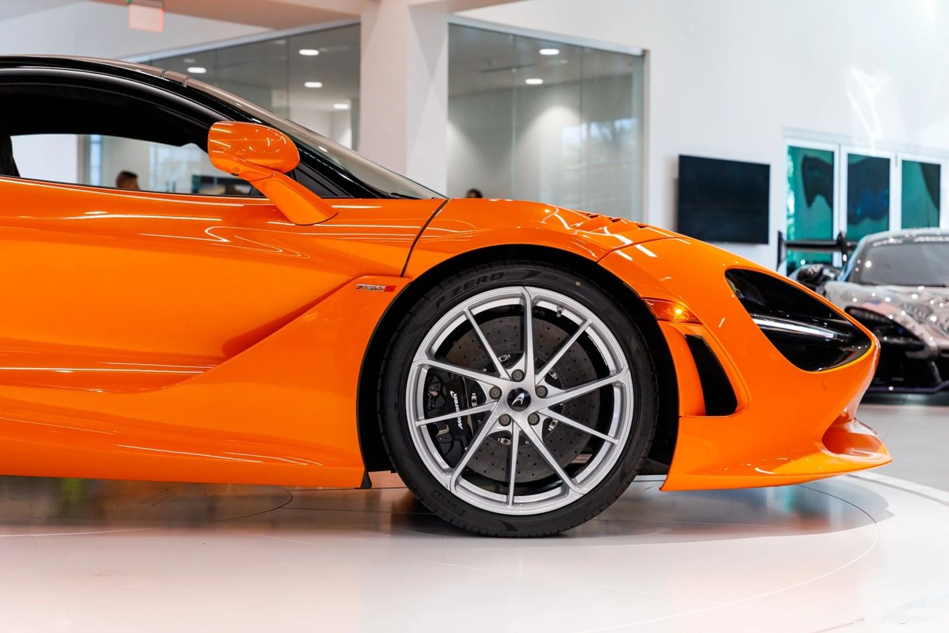 mph010_2208493198_612_p11_l_a3a83f4058