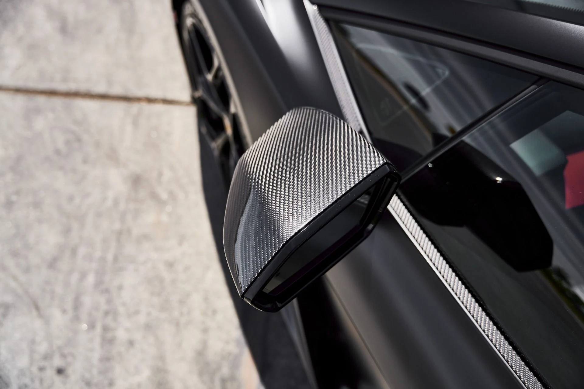 mph010_2218959133_Used_2025_Lamborghini_Revuelto_Base_1774300515_4ce7a18e53