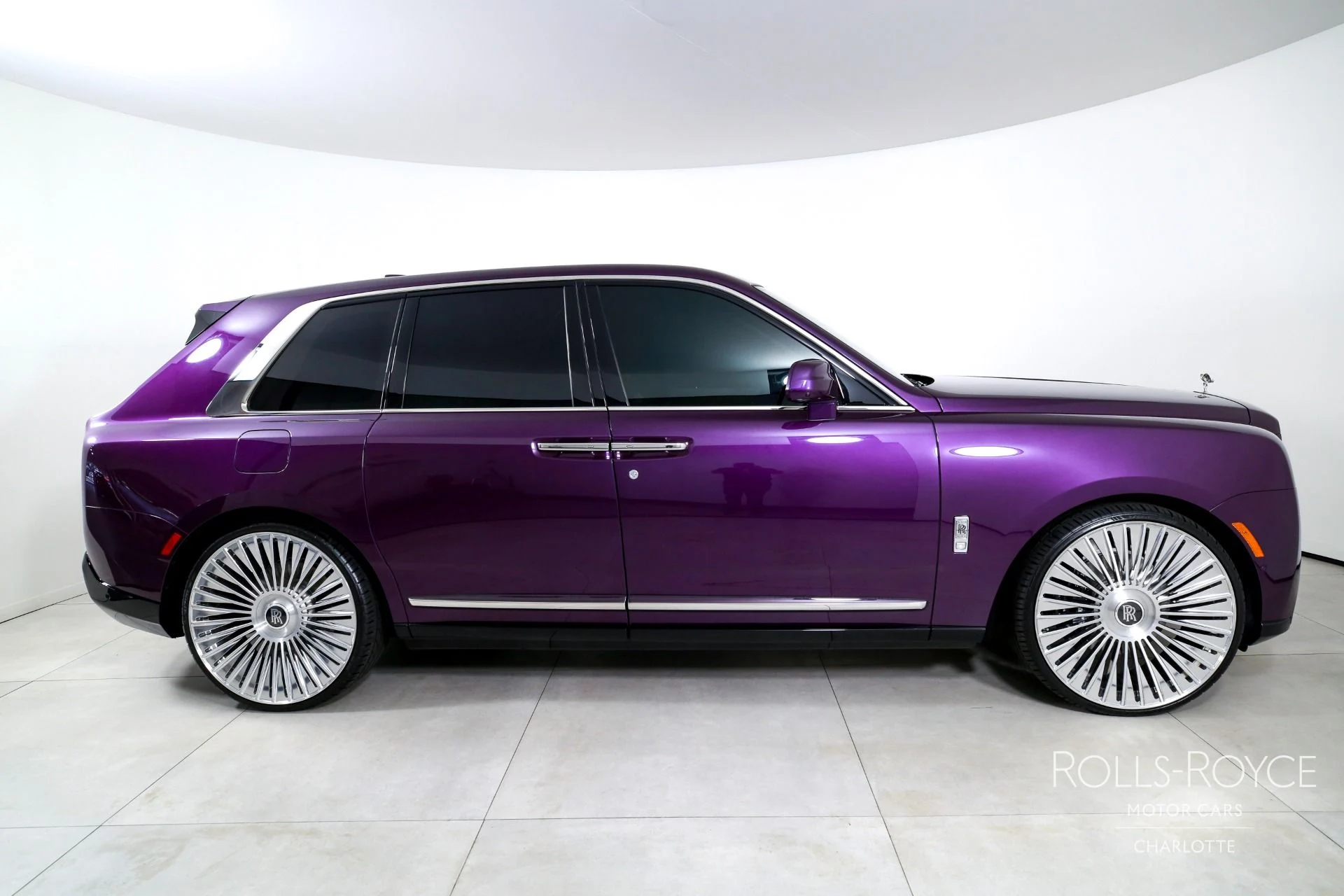 mph010_221920212_Used_2025_Rolls_Royce_Cullinan_1751556897_dcd57b2a1a