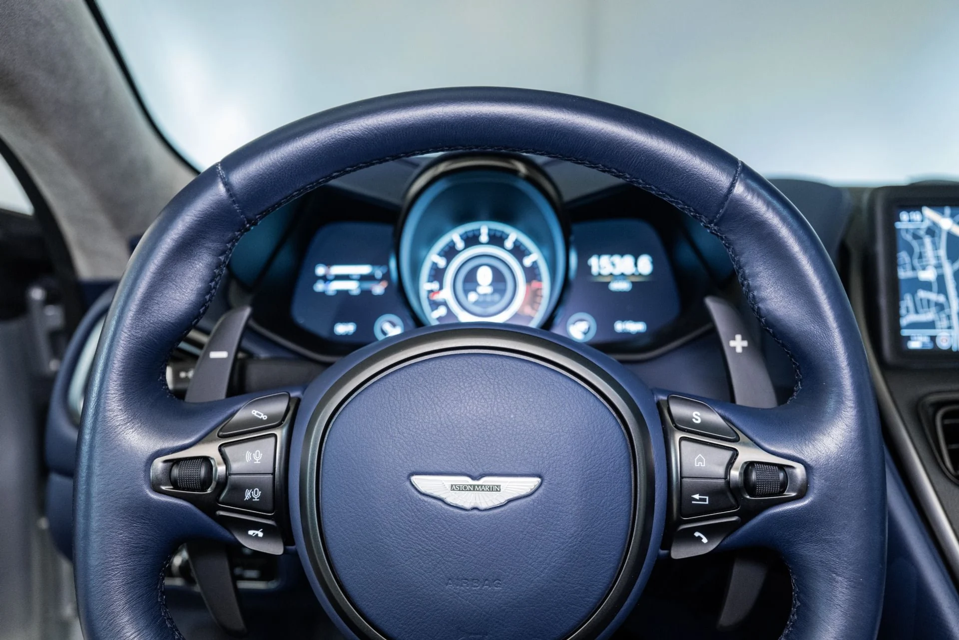 mph010_2219396352_Used_2020_Aston_Martin_DBS_Superleggera_1754334854_c6fd00379b